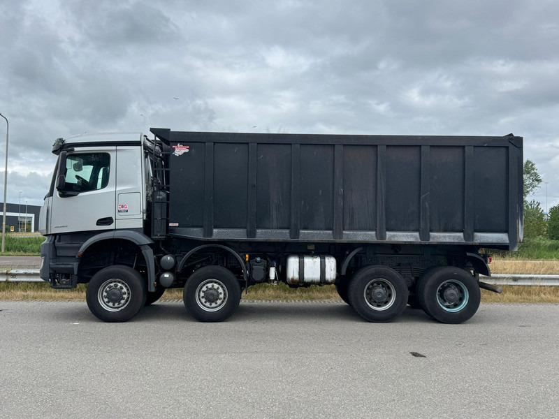 MERCEDESBENZ Arocs 4848 8x8 - Camión volquete: foto 2 MERCEDESBENZ Arocs 4848 8x8 - Camión volquete: foto 2