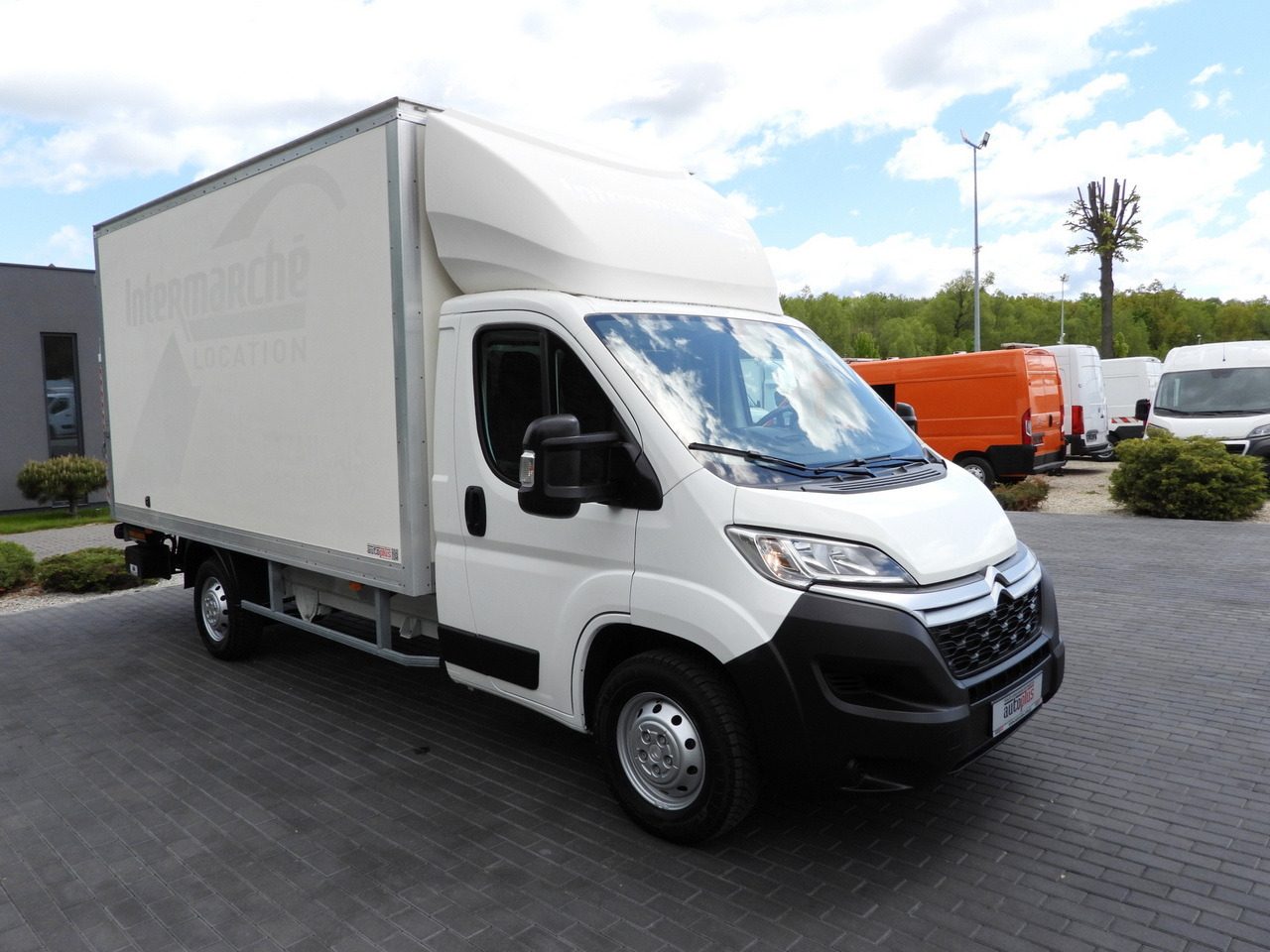 CITROEN JUMPER BOX LIFT 8 PALLETS CRUISE CONTROL NAVIGATION AIR CONDITIONING 165HP - Furgoneta caja cerrada: foto 4 CITROEN JUMPER BOX LIFT 8 PALLETS CRUISE CONTROL NAVIGATION AIR CONDITIONING 165HP - Furgoneta caja cerrada: foto 4