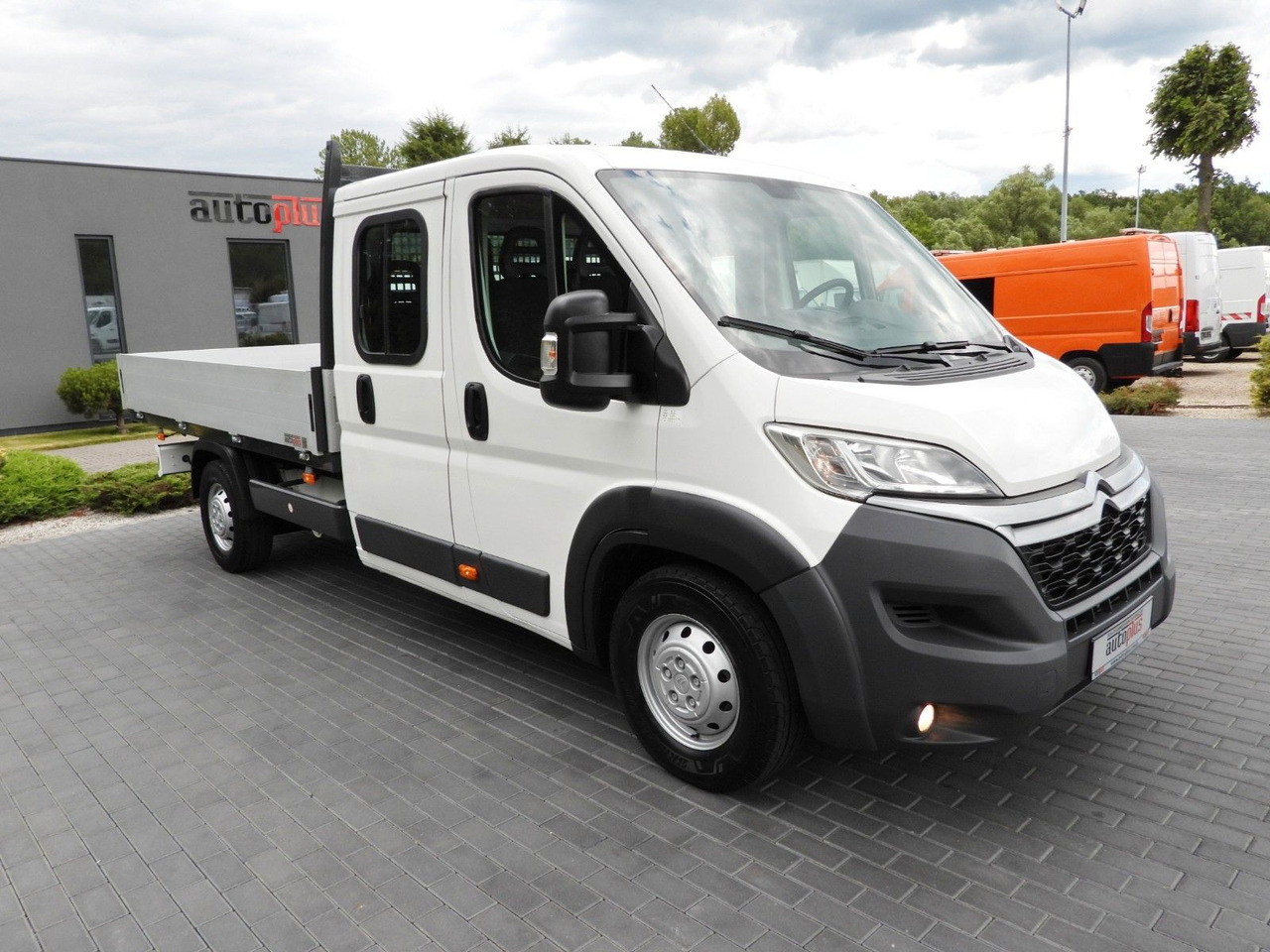 Citroën JUMPER PRITSCHE DOPPELKABINE DOKA 7 SITZE - Furgoneta caja abierta, Furgoneta combi: foto 4 Citroën JUMPER PRITSCHE DOPPELKABINE DOKA 7 SITZE - Furgoneta caja abierta, Furgoneta combi: foto 4