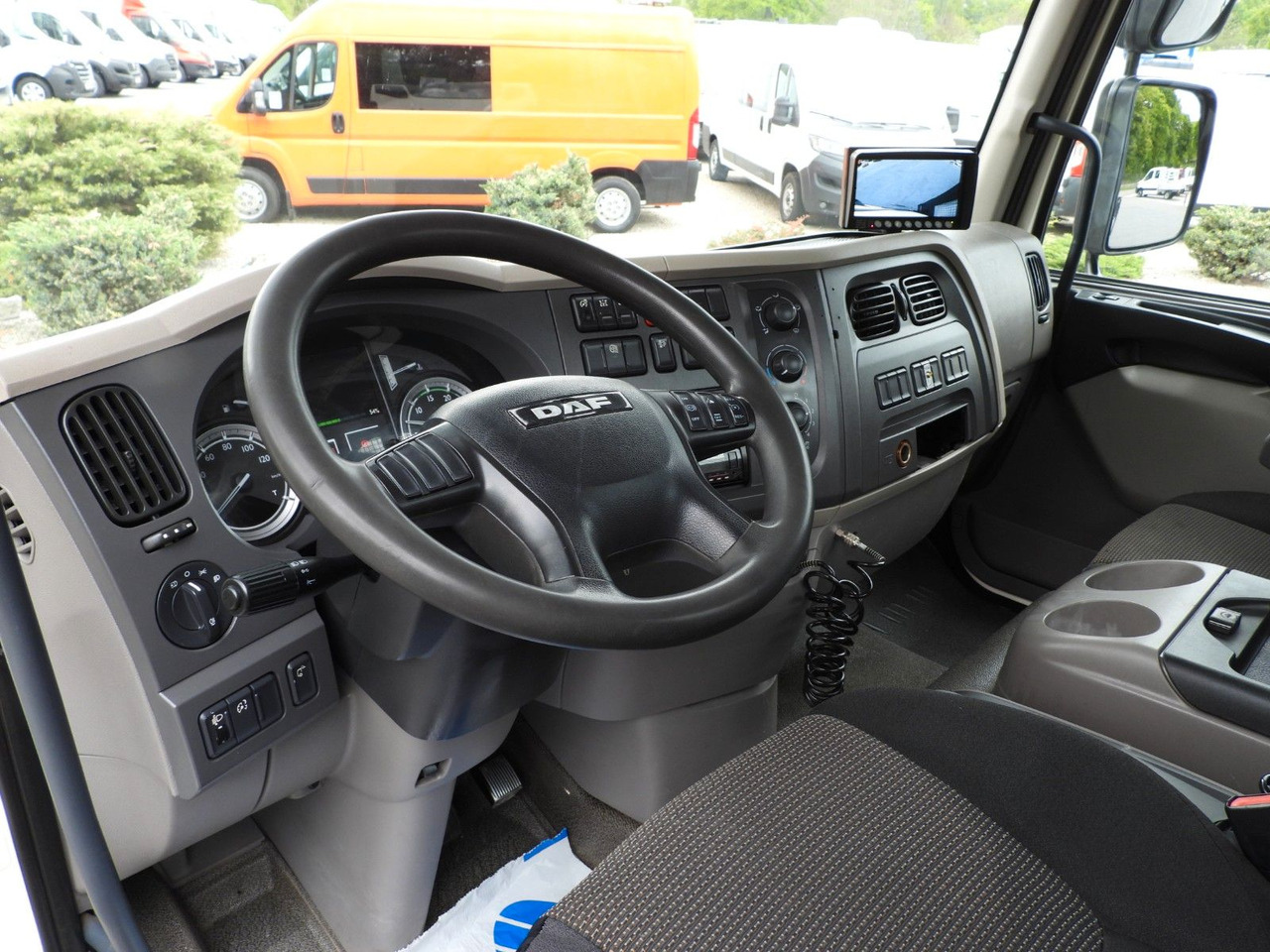 DAF LF 180 DREISEIKIPPER TEMPOMAT AUTOMATIK - Camión volquete: foto 2 DAF LF 180 DREISEIKIPPER TEMPOMAT AUTOMATIK - Camión volquete: foto 2