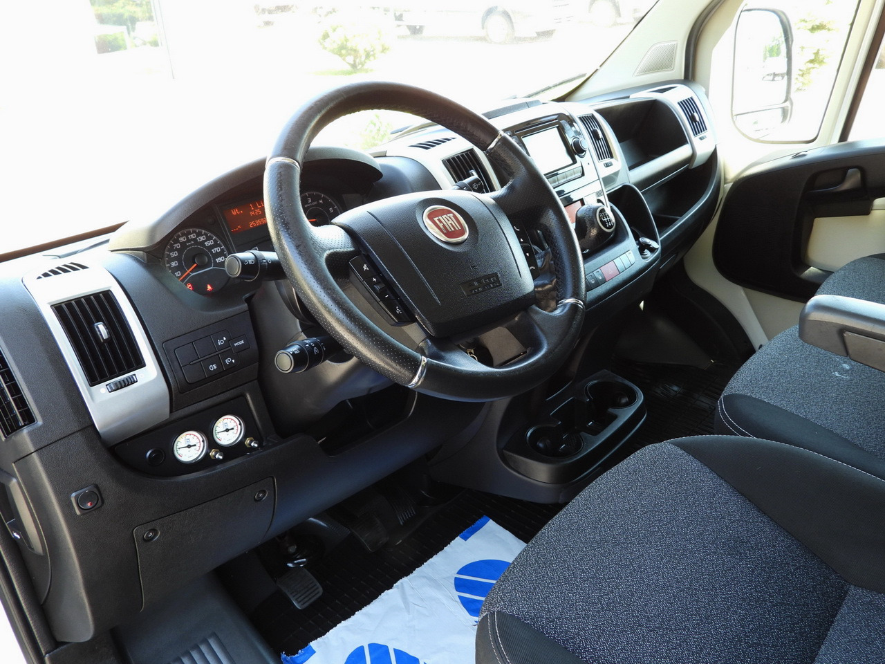 FIAT DUCATO TARPAULIN 10 PALLETS WEBASTO CRUISE CONTROL LED LIGHTS PNEUMATICS AIR CONDITIONING 180HP - Furgoneta con lona: foto 2 FIAT DUCATO TARPAULIN 10 PALLETS WEBASTO CRUISE CONTROL LED LIGHTS PNEUMATICS AIR CONDITIONING 180HP - Furgoneta con lona: foto 2