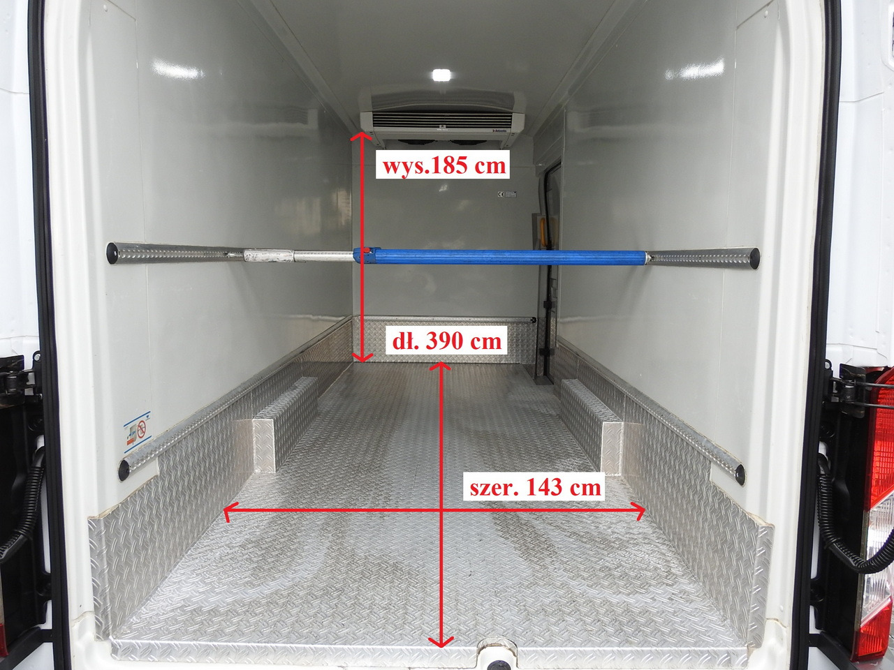 Furgoneta frigorifica FORD TRANSIT REFRIGERATOR VAN 0*C HEATING FUNCTION POWER SUPPLY 230V CRUISE CONTROL NAVIGATION AIR CONDITIONING LED LIGHTS  130HP: foto 13