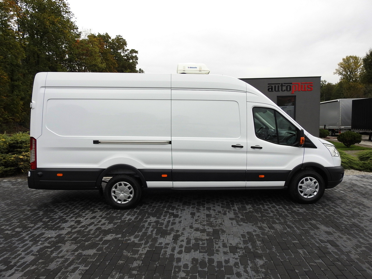 Furgoneta frigorifica FORD TRANSIT REFRIGERATOR VAN 0*C HEATING FUNCTION POWER SUPPLY 230V CRUISE CONTROL NAVIGATION AIR CONDITIONING LED LIGHTS  130HP: foto 7