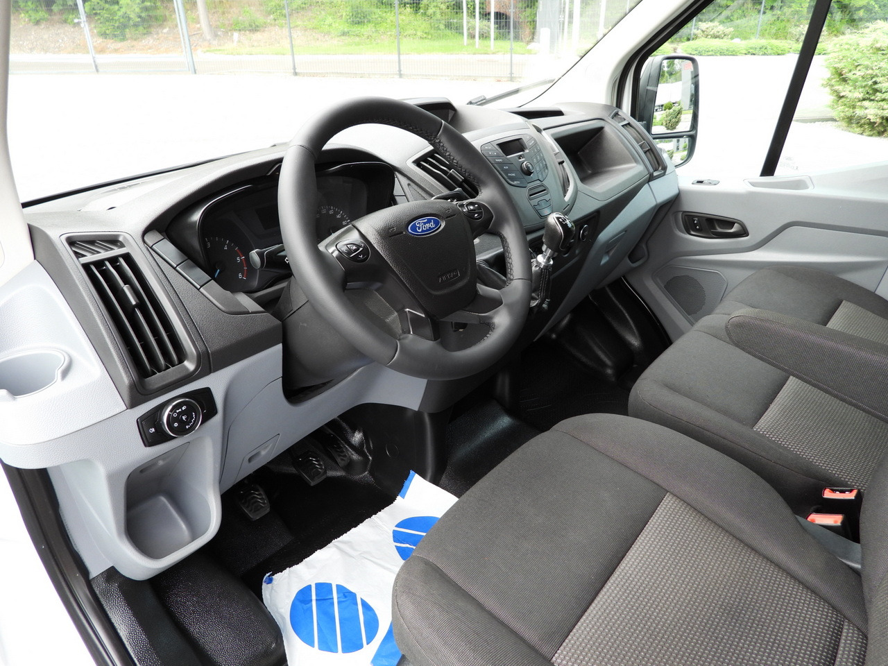 FORD TRANSIT REFRIGERATOR VAN 5*C AIR CONDITIONING 105HP - Furgoneta frigorifica: foto 2 FORD TRANSIT REFRIGERATOR VAN 5*C AIR CONDITIONING 105HP - Furgoneta frigorifica: foto 2