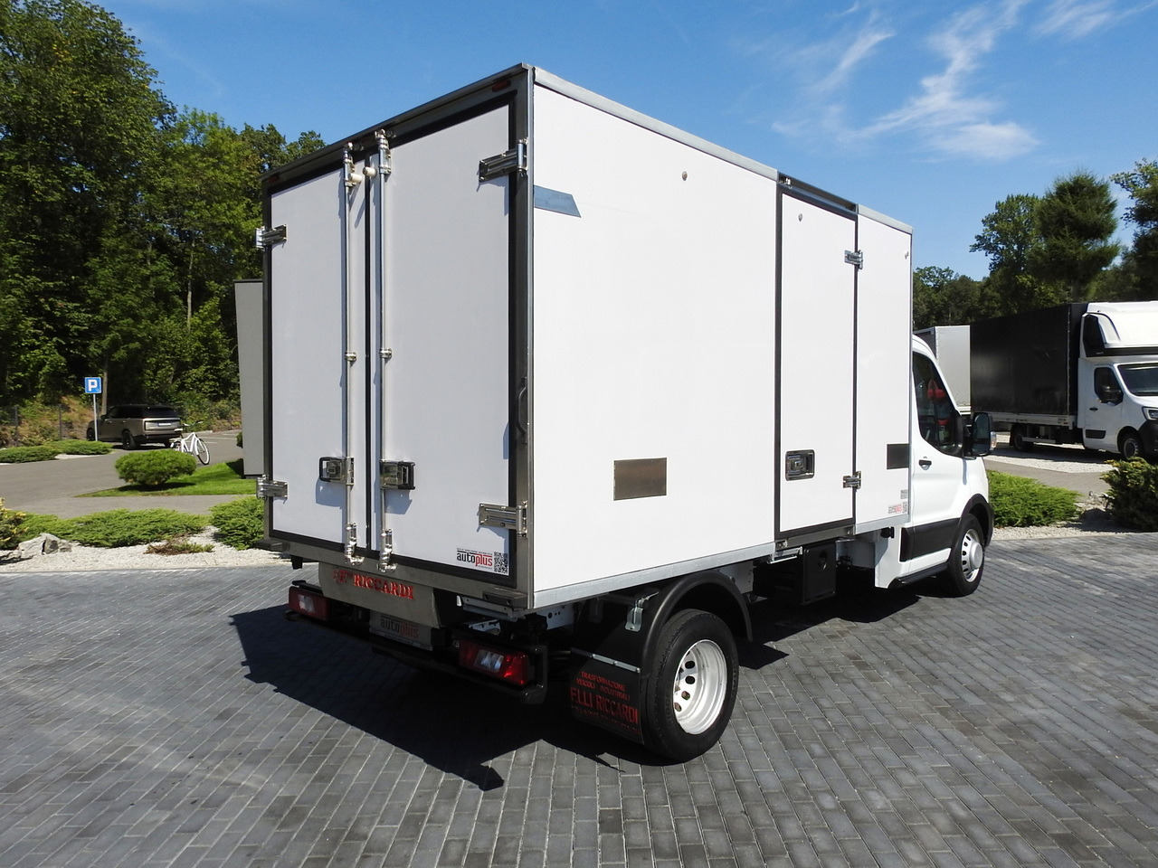 FORD TRANSIT REGRIGERATOR BOX 0*C POWER SUPPLY 230V CRUISE CONTROL AIR CONDITIONING TWIN WHEELS 170HP - Furgoneta frigorifica: foto 3 FORD TRANSIT REGRIGERATOR BOX 0*C POWER SUPPLY 230V CRUISE CONTROL AIR CONDITIONING TWIN WHEELS 170HP - Furgoneta frigorifica: foto 3