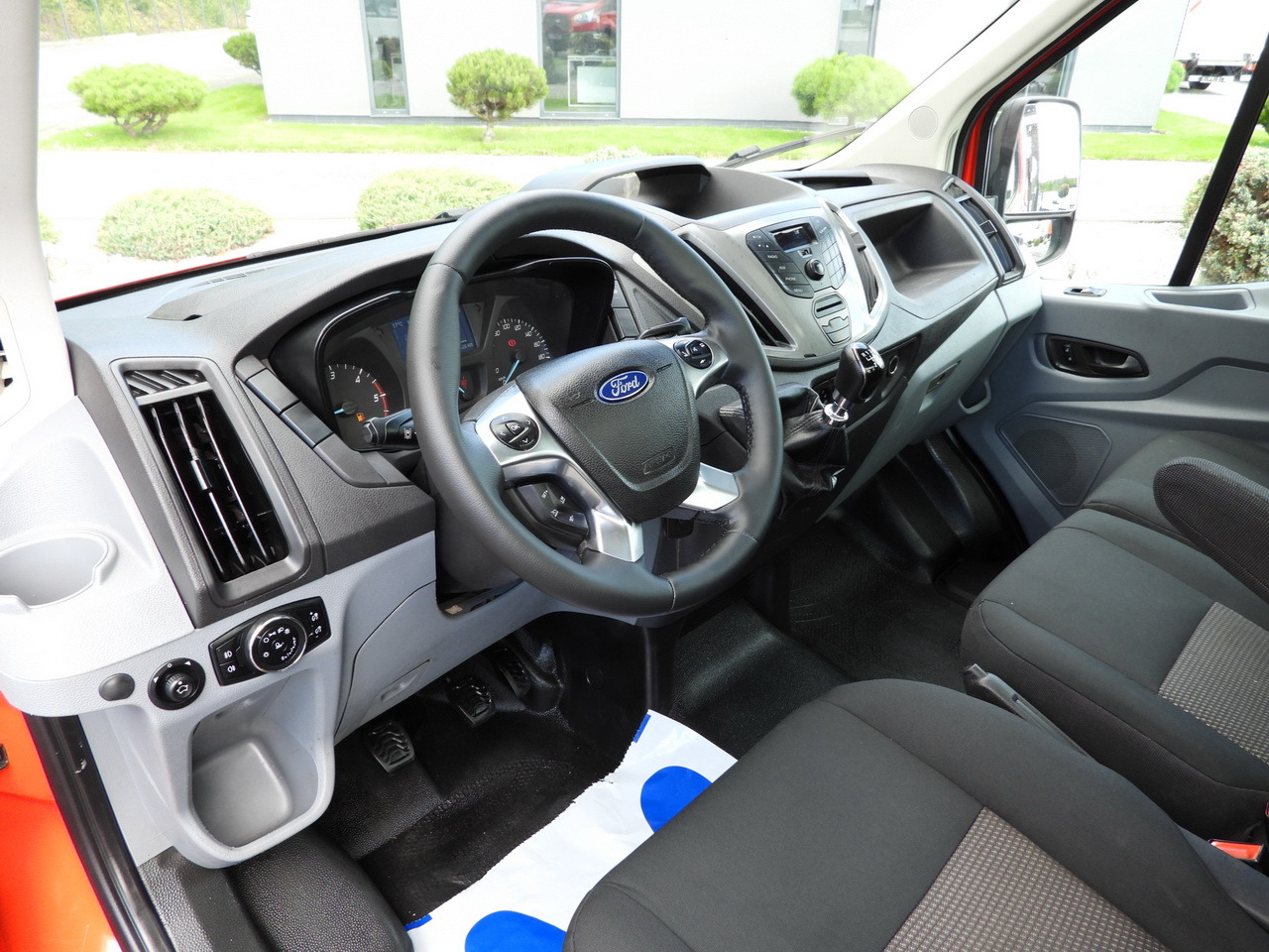 FORD TRANSIT TIPPER CRUISE CONTROL LED LIGHTS TWIN WHEELS AIR CONDITIONING 170HP - Furgoneta basculante: foto 2 FORD TRANSIT TIPPER CRUISE CONTROL LED LIGHTS TWIN WHEELS AIR CONDITIONING 170HP - Furgoneta basculante: foto 2