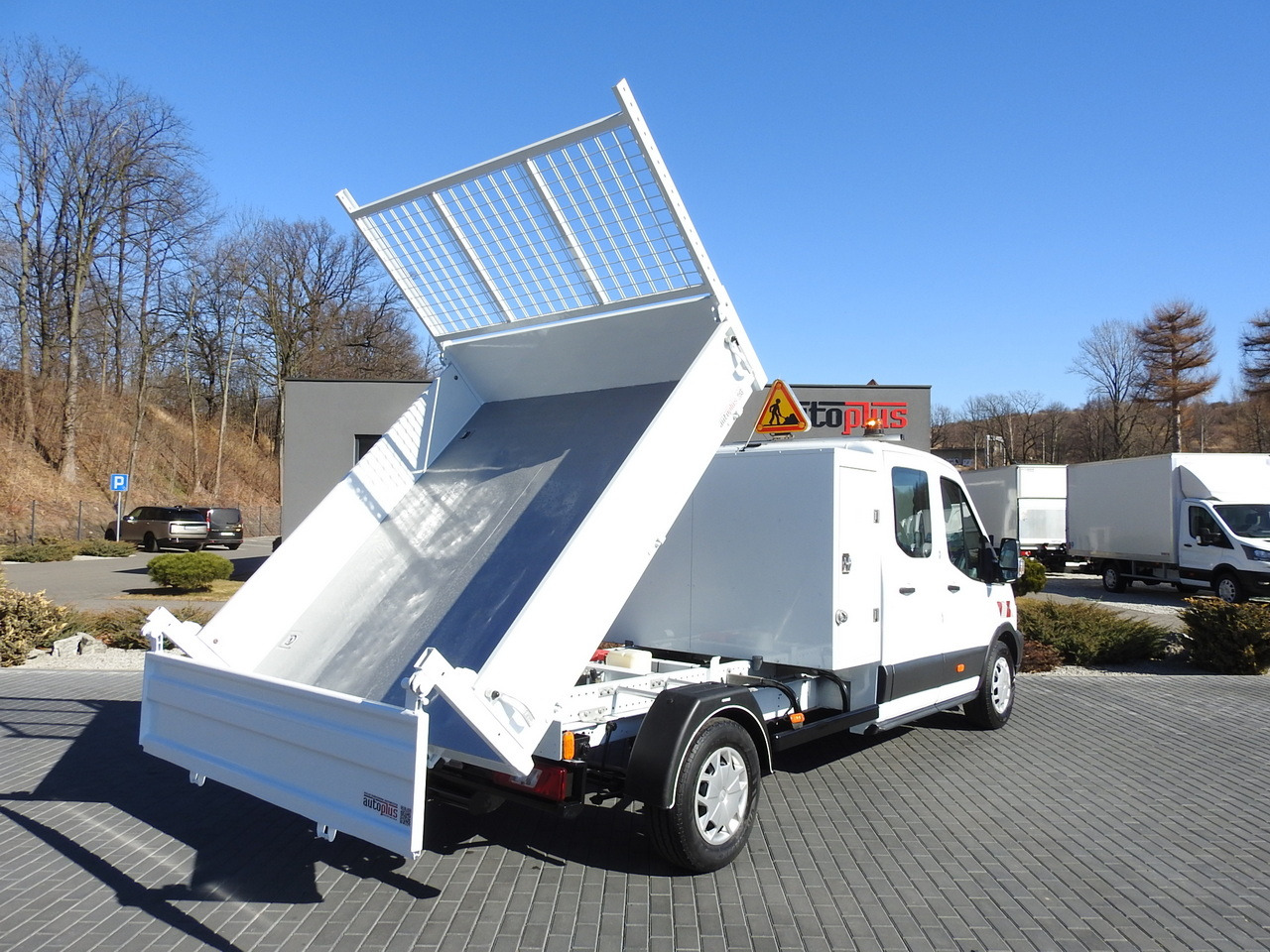 FORD TRANSIT TIPPER DOUBLE CABIN DOKA 6 SEATS CRUISE CONTROL AIR CONDITIONING 130HP - Furgoneta basculante: foto 3 FORD TRANSIT TIPPER DOUBLE CABIN DOKA 6 SEATS CRUISE CONTROL AIR CONDITIONING 130HP - Furgoneta basculante: foto 3