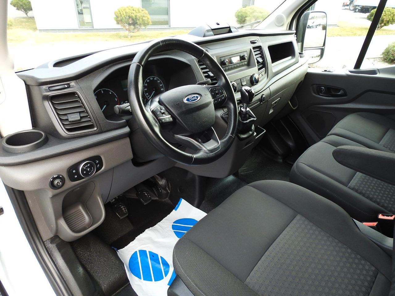 Ford TRANSIT KASTENWAGEN DOPPELKABINE 6 SITZE A/C - Furgón, Furgoneta combi: foto 2 Ford TRANSIT KASTENWAGEN DOPPELKABINE 6 SITZE A/C - Furgón, Furgoneta combi: foto 2