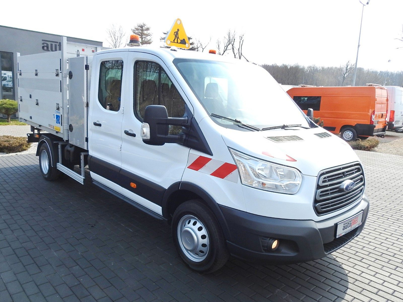 Ford TRANSIT KIPPER DOPPELKABINE DOKA 7 SITZE A/C - Furgoneta basculante, Furgoneta combi: foto 4 Ford TRANSIT KIPPER DOPPELKABINE DOKA 7 SITZE A/C - Furgoneta basculante, Furgoneta combi: foto 4