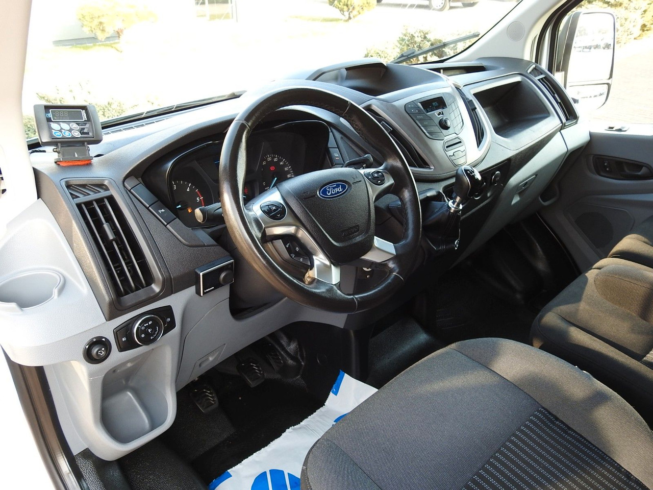 Ford TRANSIT KÜHLKASTENWAGEN 0*C HEIZFUNKTION TEMP. - Furgoneta frigorifica: foto 2 Ford TRANSIT KÜHLKASTENWAGEN 0*C HEIZFUNKTION TEMP. - Furgoneta frigorifica: foto 2