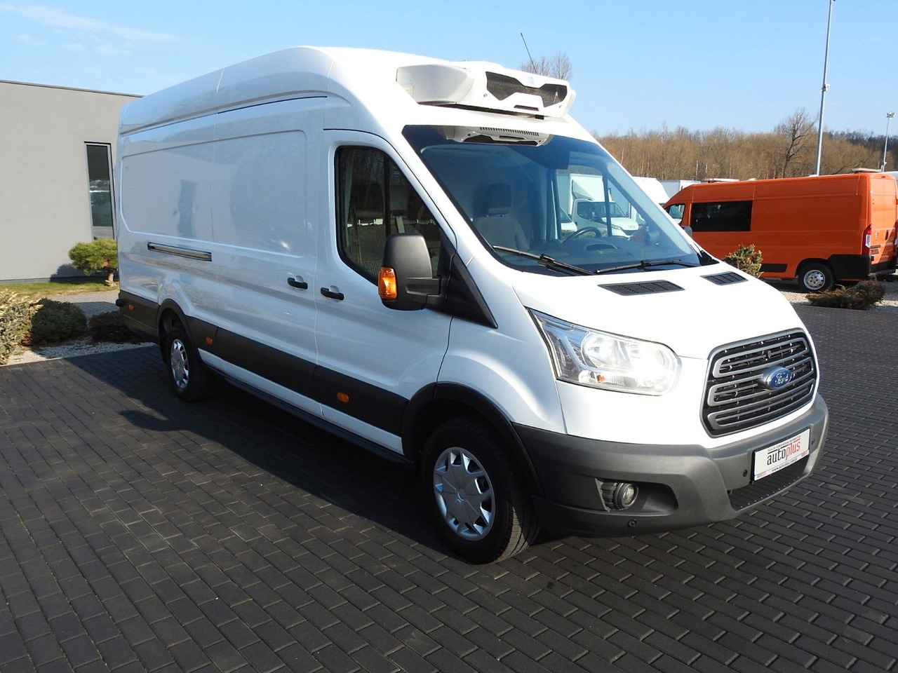 Ford TRANSIT KÜHLKASTENWAGEN 0*C HEIZFUNKTION TEMP. - Furgoneta frigorifica: foto 4 Ford TRANSIT KÜHLKASTENWAGEN 0*C HEIZFUNKTION TEMP. - Furgoneta frigorifica: foto 4