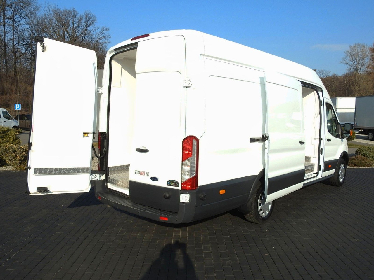 Ford TRANSIT KÜHLKASTENWAGEN 0*C HEIZFUNKTION TEMP. - Furgoneta frigorifica: foto 3 Ford TRANSIT KÜHLKASTENWAGEN 0*C HEIZFUNKTION TEMP. - Furgoneta frigorifica: foto 3