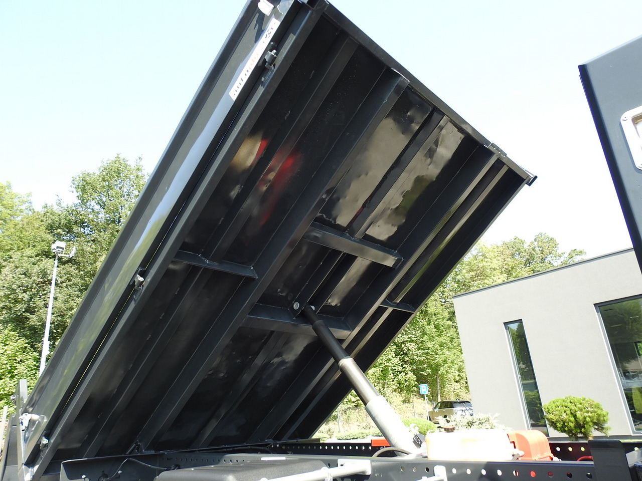 Furgoneta basculante IVECO DAILY 35C13 TIPPER CRUISE CONTROL AIR CONDITIONING TWIN WHEELS 130HP: foto 23 Furgoneta basculante IVECO DAILY 35C13 TIPPER CRUISE CONTROL AIR CONDITIONING TWIN WHEELS 130HP: foto 23