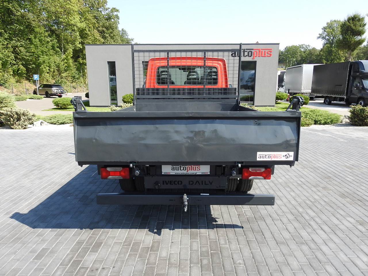 Furgoneta basculante IVECO DAILY 35C13 TIPPER CRUISE CONTROL AIR CONDITIONING TWIN WHEELS 130HP: foto 10 Furgoneta basculante IVECO DAILY 35C13 TIPPER CRUISE CONTROL AIR CONDITIONING TWIN WHEELS 130HP: foto 10