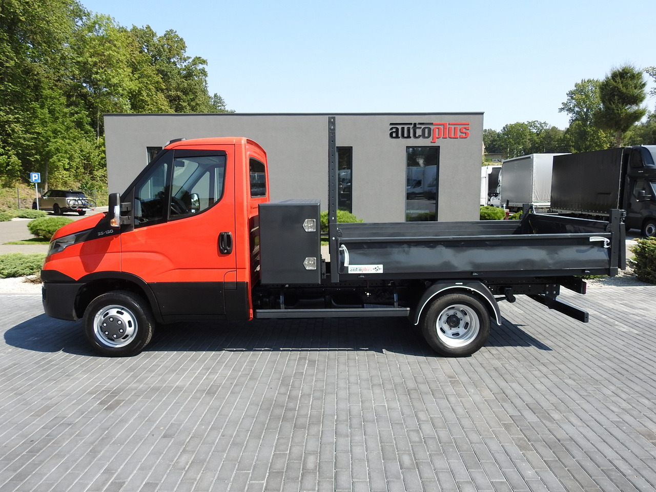 Furgoneta basculante IVECO DAILY 35C13 TIPPER CRUISE CONTROL AIR CONDITIONING TWIN WHEELS 130HP: foto 7 Furgoneta basculante IVECO DAILY 35C13 TIPPER CRUISE CONTROL AIR CONDITIONING TWIN WHEELS 130HP: foto 7