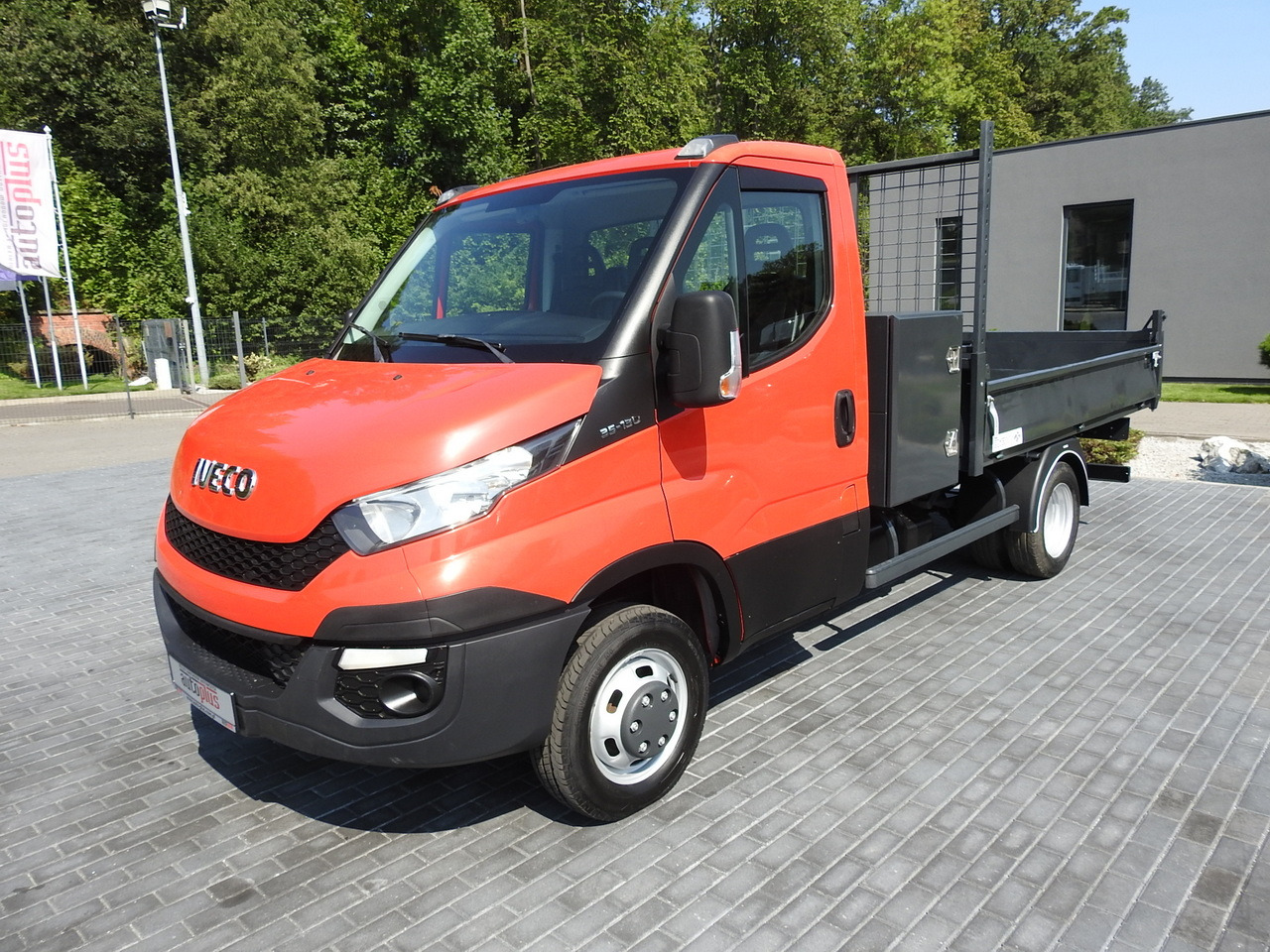 Furgoneta basculante IVECO DAILY 35C13 TIPPER CRUISE CONTROL AIR CONDITIONING TWIN WHEELS 130HP: foto 6 Furgoneta basculante IVECO DAILY 35C13 TIPPER CRUISE CONTROL AIR CONDITIONING TWIN WHEELS 130HP: foto 6
