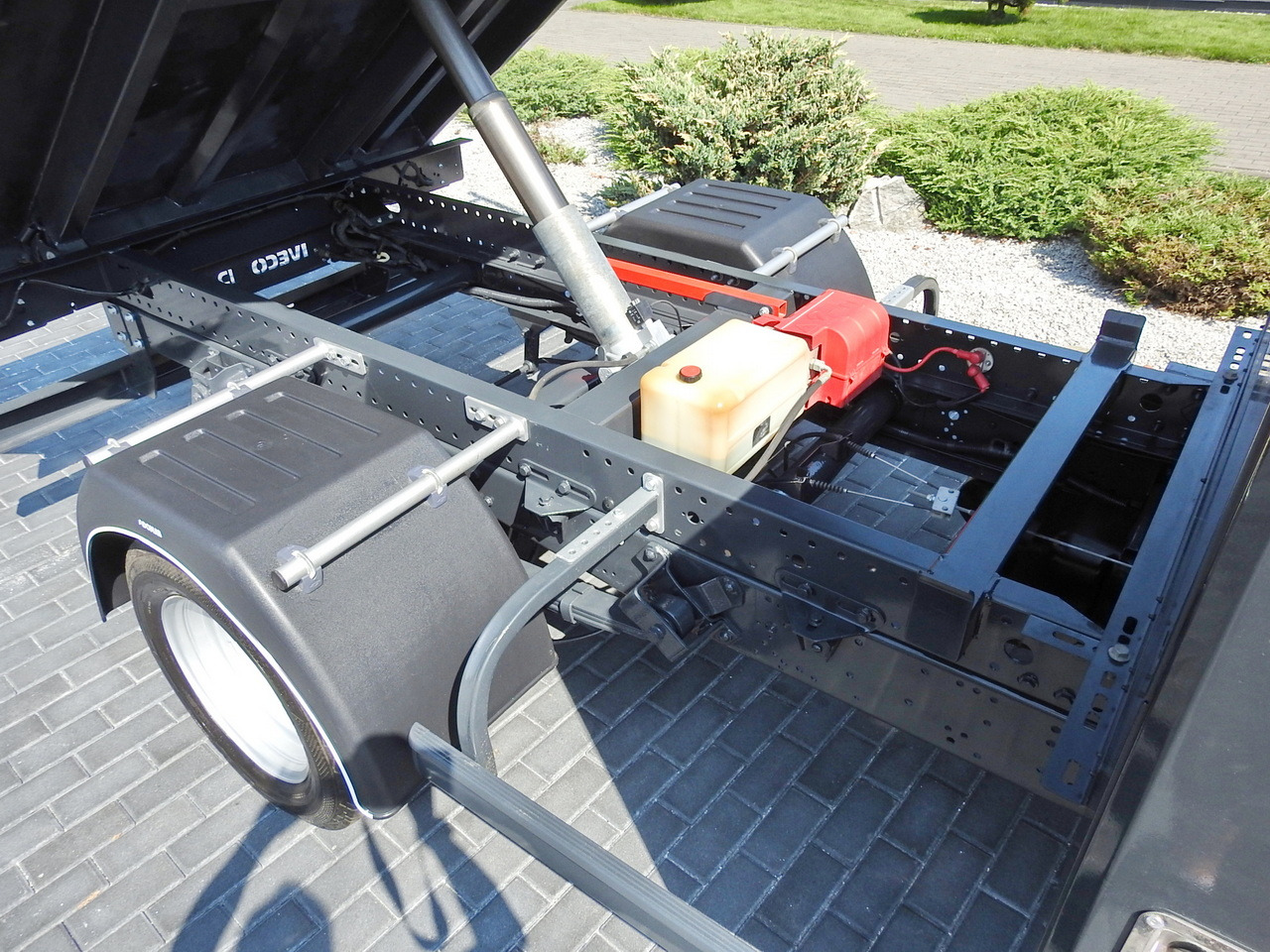 Furgoneta basculante IVECO DAILY 35C13 TIPPER CRUISE CONTROL AIR CONDITIONING TWIN WHEELS 130HP: foto 22 Furgoneta basculante IVECO DAILY 35C13 TIPPER CRUISE CONTROL AIR CONDITIONING TWIN WHEELS 130HP: foto 22