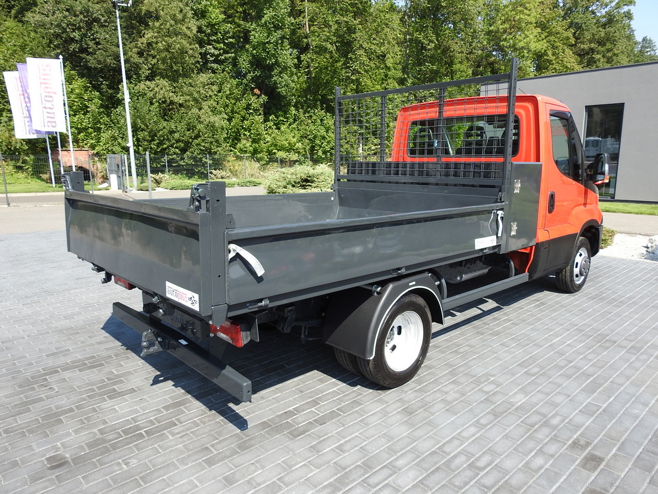 Furgoneta basculante IVECO DAILY 35C13 TIPPER CRUISE CONTROL AIR CONDITIONING TWIN WHEELS 130HP: foto 13 Furgoneta basculante IVECO DAILY 35C13 TIPPER CRUISE CONTROL AIR CONDITIONING TWIN WHEELS 130HP: foto 13