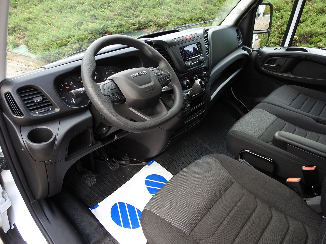 IVECO DAILY 35S16 NEW REGRIGERATOR BOX -10*C 8 PALLETS HEATING FUNCTION POWER SUPPLY 230V CRUISE CONTROL AIR CONDITIONING 160HP - Furgoneta frigorifica: foto 2 IVECO DAILY 35S16 NEW REGRIGERATOR BOX -10*C 8 PALLETS HEATING FUNCTION POWER SUPPLY 230V CRUISE CONTROL AIR CONDITIONING 160HP - Furgoneta frigorifica: foto 2