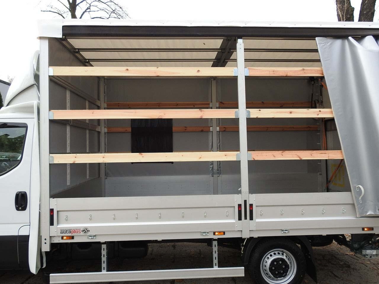 Leasing para IVECO DAILY 35S16 NEW TARPAULIN LIFT 8 PALLETS CRUISE CONTROL AIR CONDITIONING  160HP IVECO DAILY 35S16 NEW TARPAULIN LIFT 8 PALLETS CRUISE CONTROL AIR CONDITIONING  160HP: foto 31