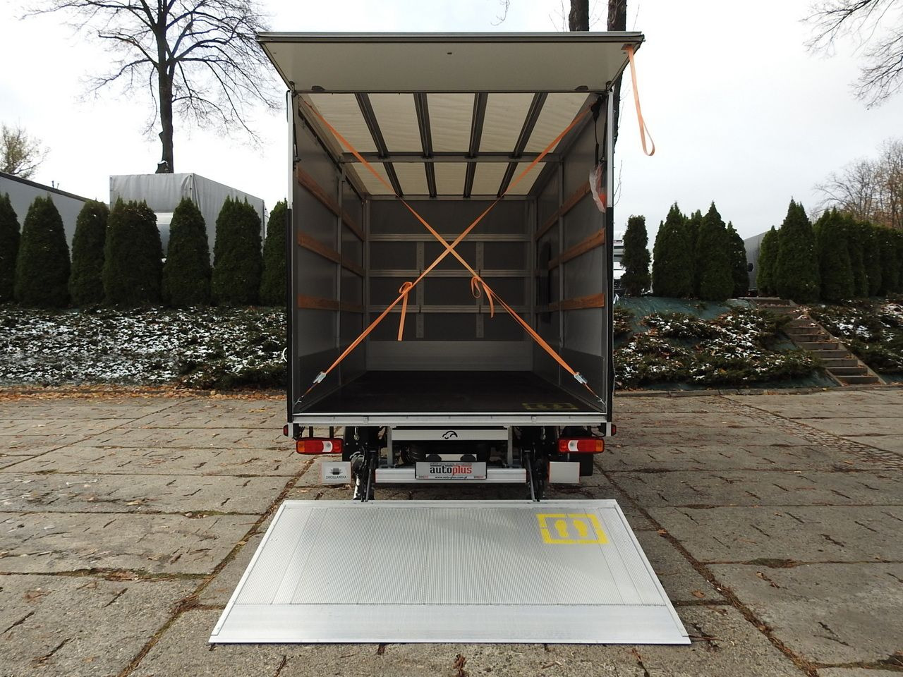 Leasing para IVECO DAILY 35S16 NEW TARPAULIN LIFT 8 PALLETS CRUISE CONTROL AIR CONDITIONING  160HP IVECO DAILY 35S16 NEW TARPAULIN LIFT 8 PALLETS CRUISE CONTROL AIR CONDITIONING  160HP: foto 12