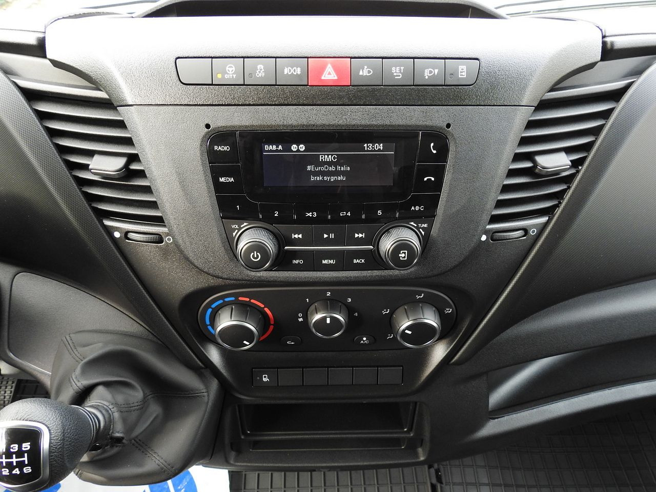 Leasing para IVECO DAILY 35S16 NEW TARPAULIN LIFT 8 PALLETS CRUISE CONTROL AIR CONDITIONING  160HP IVECO DAILY 35S16 NEW TARPAULIN LIFT 8 PALLETS CRUISE CONTROL AIR CONDITIONING  160HP: foto 43