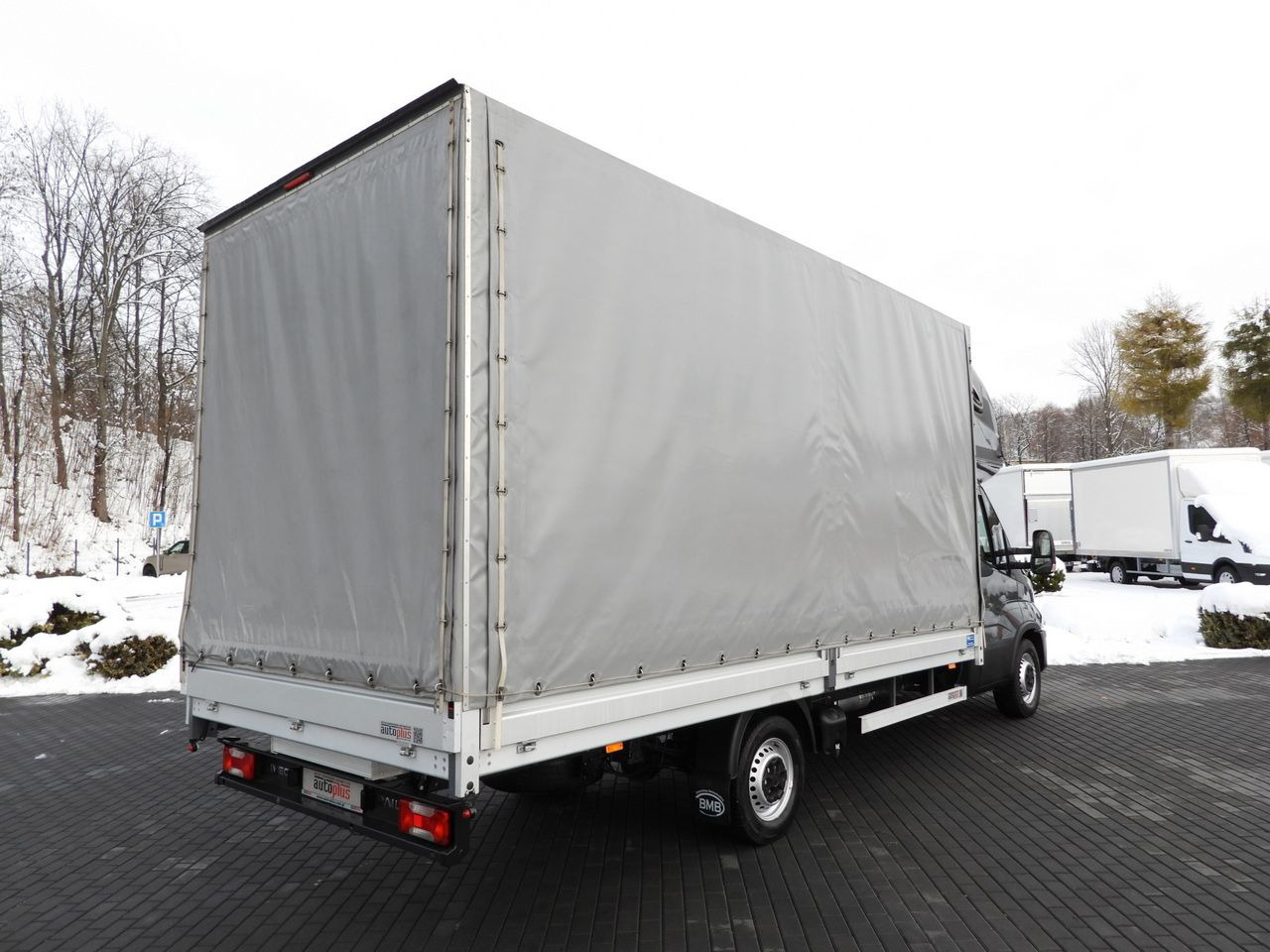 IVECO DAILY 35S18 TARPAULIN 10 PALLETS WEBASTO CRUISE CONTROL LED LIGHTS PNEUMATICS AIR CONDITIONING 180HP - Furgoneta con lona: foto 3 IVECO DAILY 35S18 TARPAULIN 10 PALLETS WEBASTO CRUISE CONTROL LED LIGHTS PNEUMATICS AIR CONDITIONING 180HP - Furgoneta con lona: foto 3