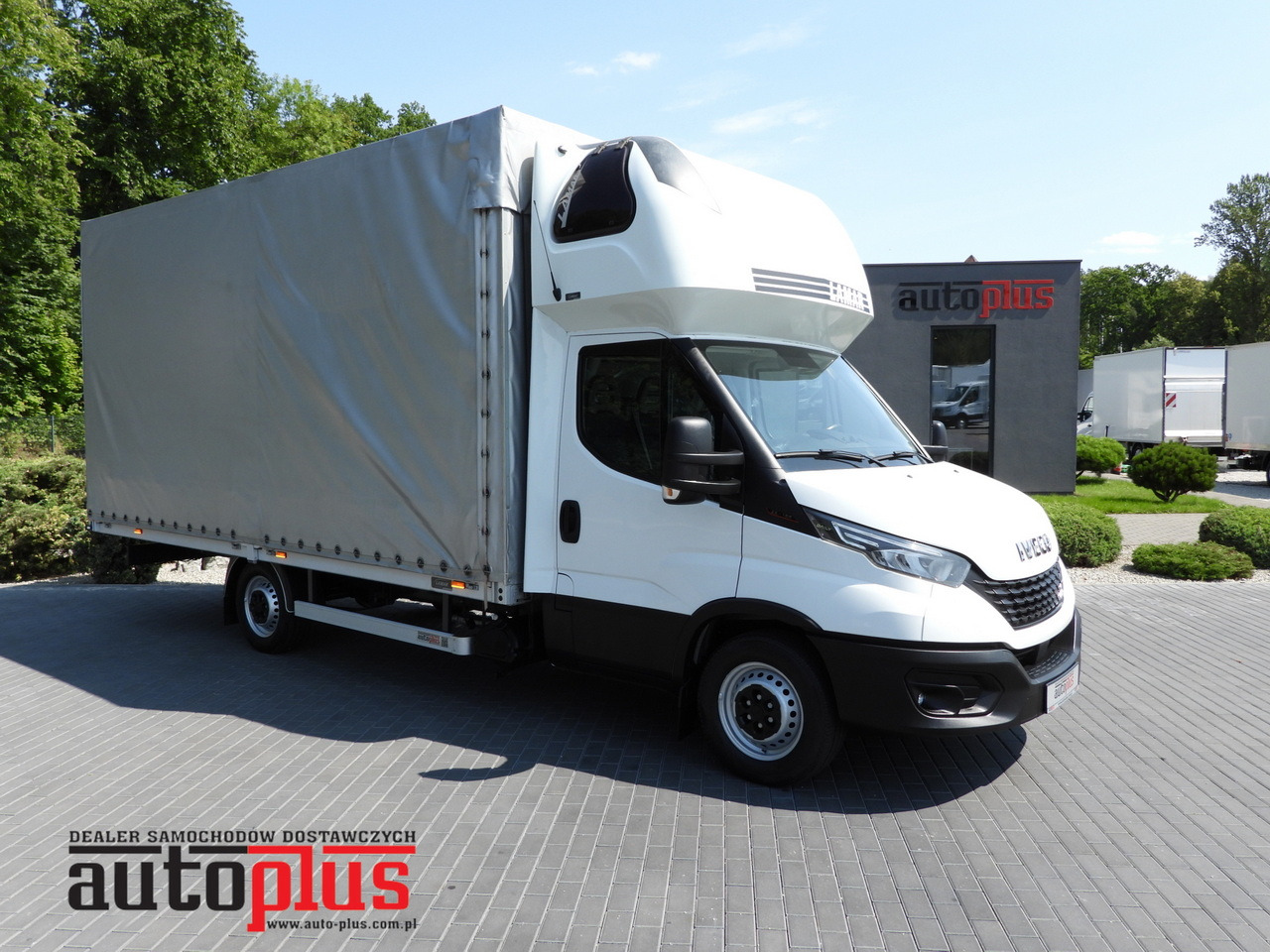 IVECO DAILY 35S18 TARPAULIN 10 PALLETS WEBASTO CRUISE CONTROL LED LIGHTS PNEUMATICS AIR CONDITIONING  180HP - Furgoneta con lona: foto 1 IVECO DAILY 35S18 TARPAULIN 10 PALLETS WEBASTO CRUISE CONTROL LED LIGHTS PNEUMATICS AIR CONDITIONING  180HP - Furgoneta con lona: foto 1