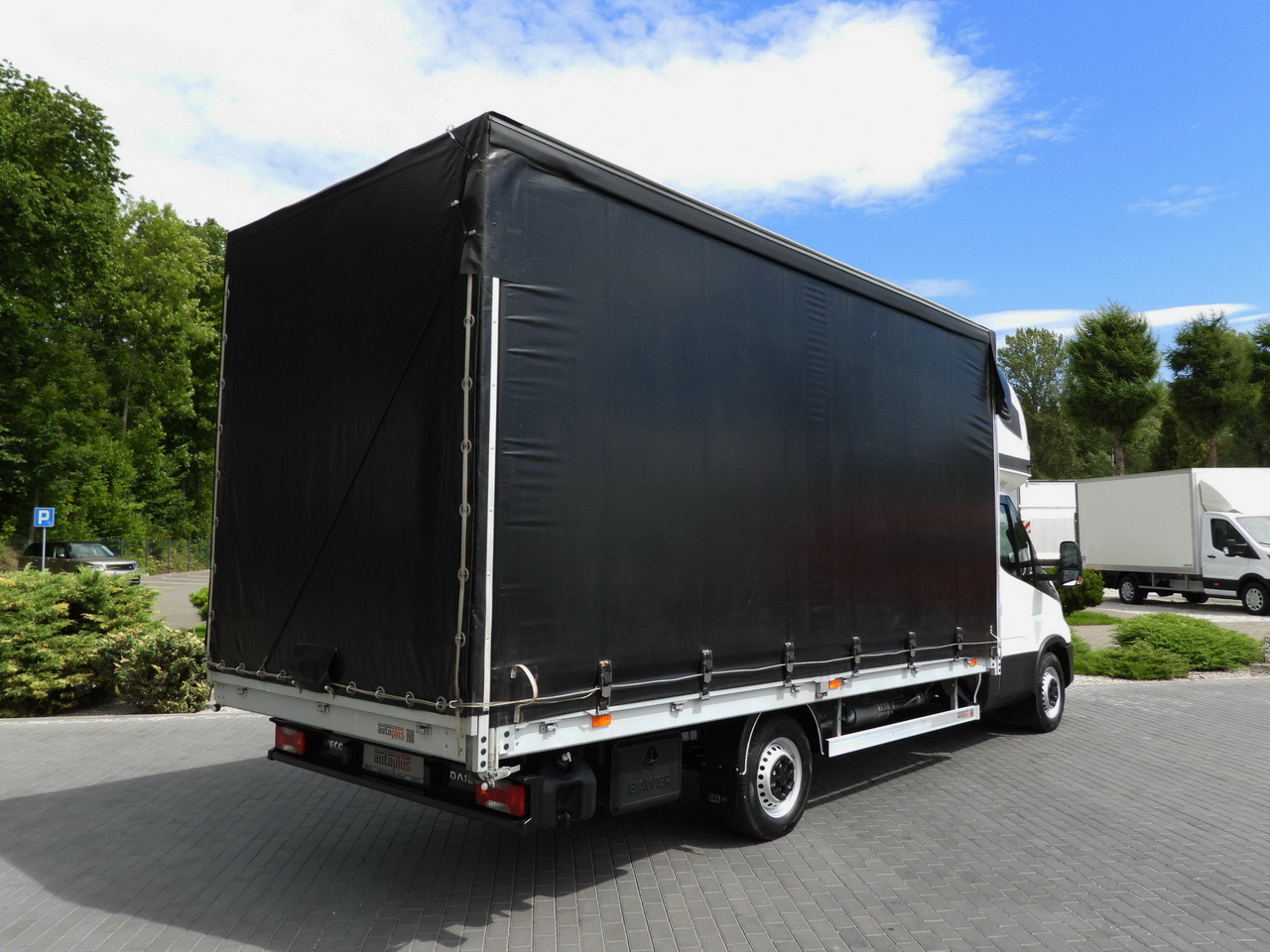 IVECO DAILY 35S18 TARPAULIN 10 PALLETS WEBASTO CRUISE CONTROL LED LIGHTS PNEUMATICS AIR CONDITIONING 180HP - Furgoneta con lona: foto 3 IVECO DAILY 35S18 TARPAULIN 10 PALLETS WEBASTO CRUISE CONTROL LED LIGHTS PNEUMATICS AIR CONDITIONING 180HP - Furgoneta con lona: foto 3