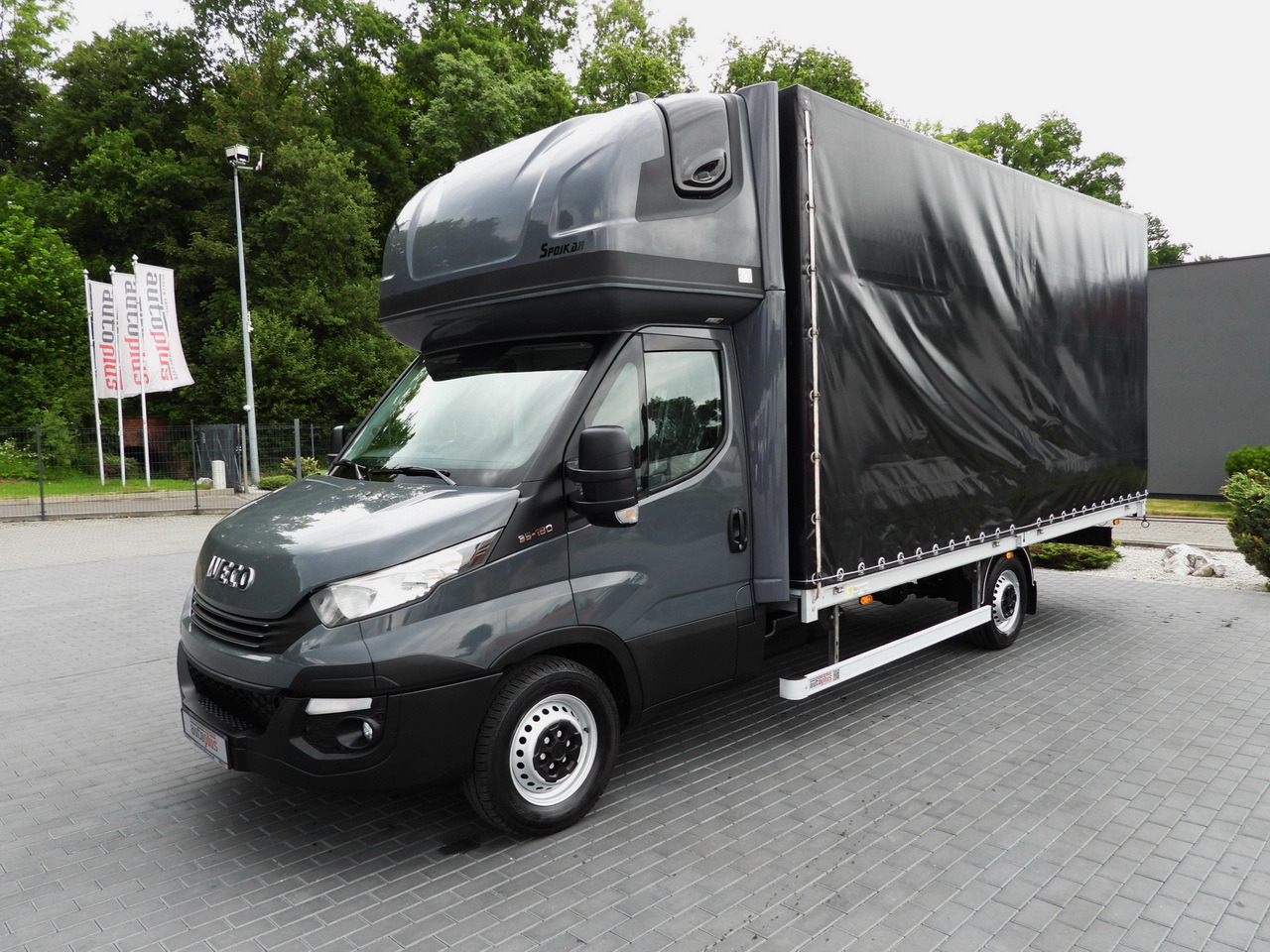Furgoneta con lona IVECO DAILY 35S18 TARPAULIN 10 PALLETS WEBASTO CRUISE CONTROL PNEUMATICS AUTOMATIC TRANSMISSION HI-MATIC AIR CONDITIONING  180HP: foto 6