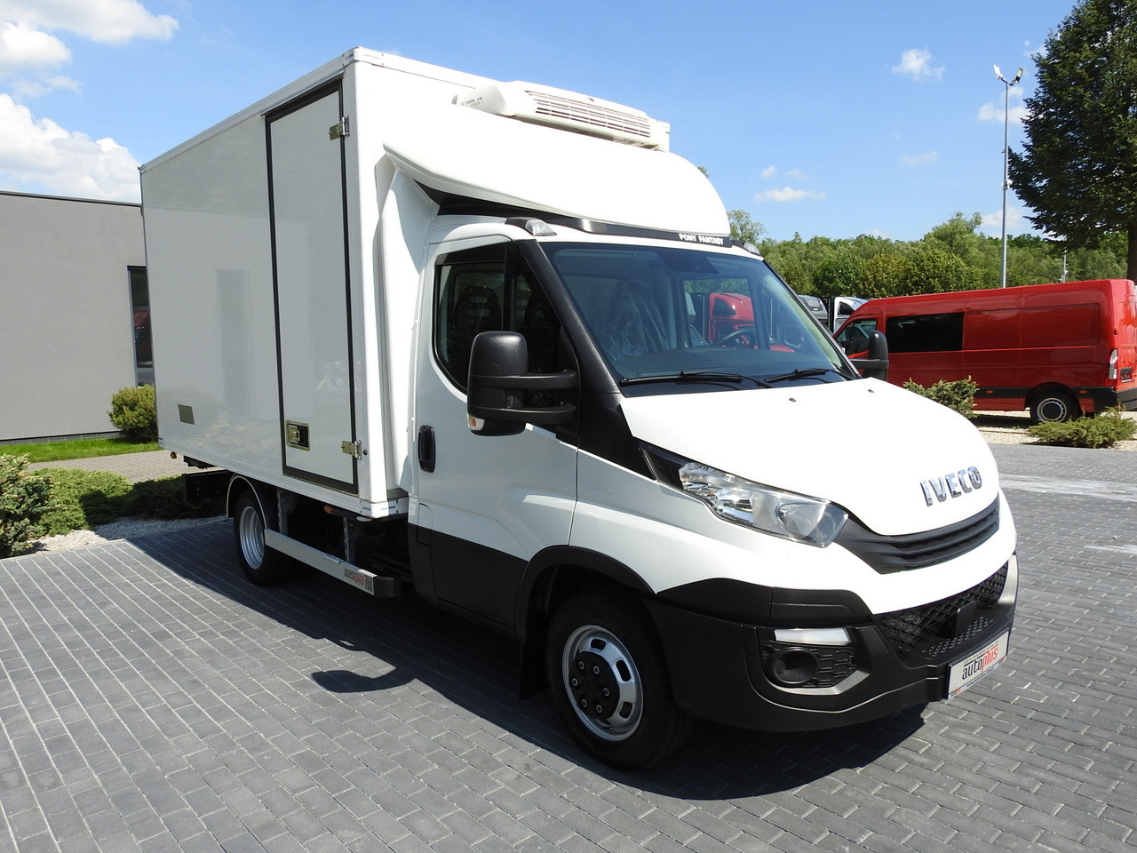 IVECO DAILY 50C15 REGRIGERATOR BOX -5*C POWER SUPPLY 230V AIR CONDITIONING TWIN WHEELS 150HP - Furgoneta frigorifica: foto 4 IVECO DAILY 50C15 REGRIGERATOR BOX -5*C POWER SUPPLY 230V AIR CONDITIONING TWIN WHEELS 150HP - Furgoneta frigorifica: foto 4