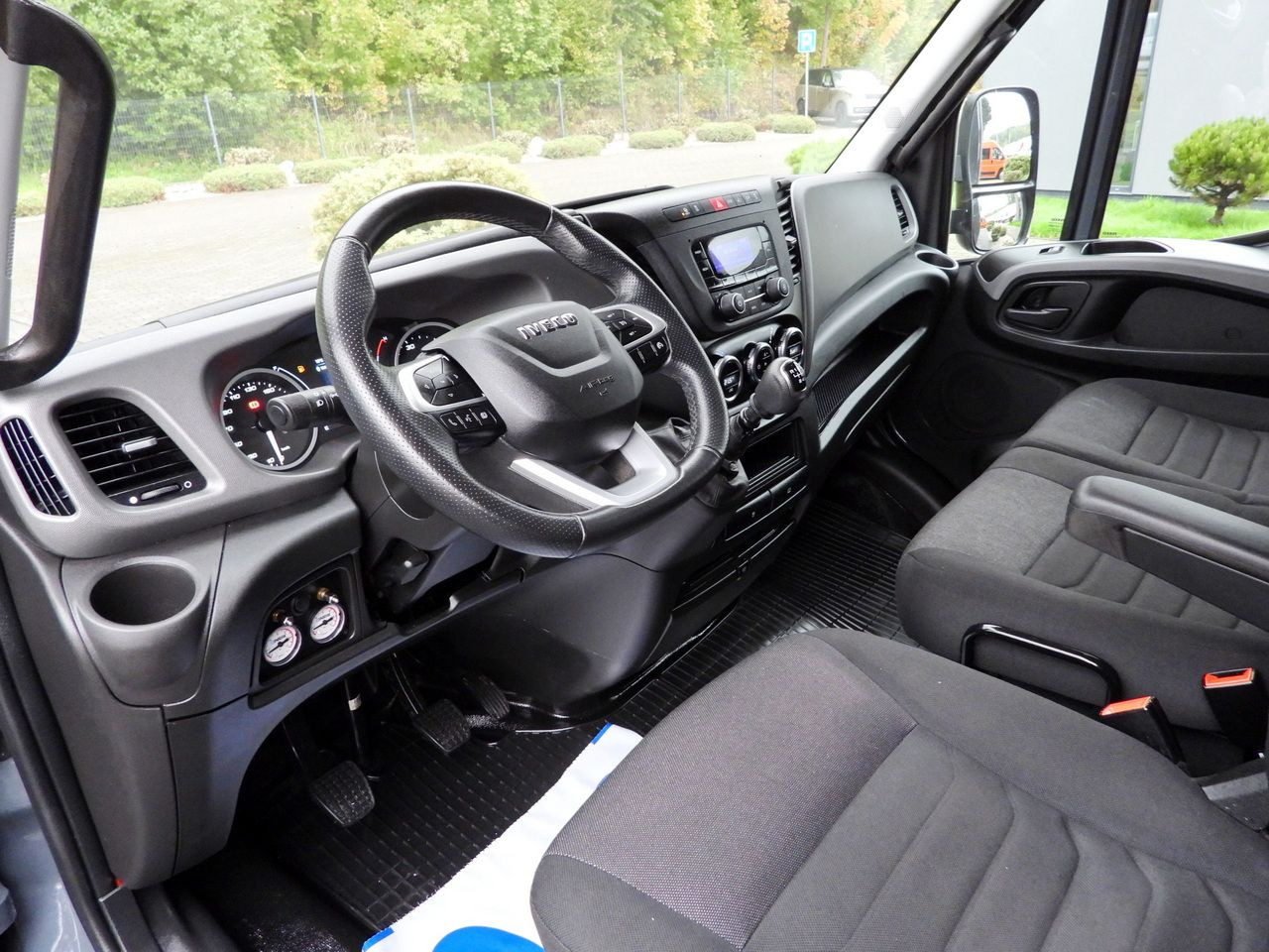 IVECO DAILY 50C18 TARPAULIN 14 PALLETS WEBASTO CRUISE CONTROL PNEUMATICS TWIN WHEELS AIR CONDITIONING 180HP - Furgoneta con lona: foto 2 IVECO DAILY 50C18 TARPAULIN 14 PALLETS WEBASTO CRUISE CONTROL PNEUMATICS TWIN WHEELS AIR CONDITIONING 180HP - Furgoneta con lona: foto 2