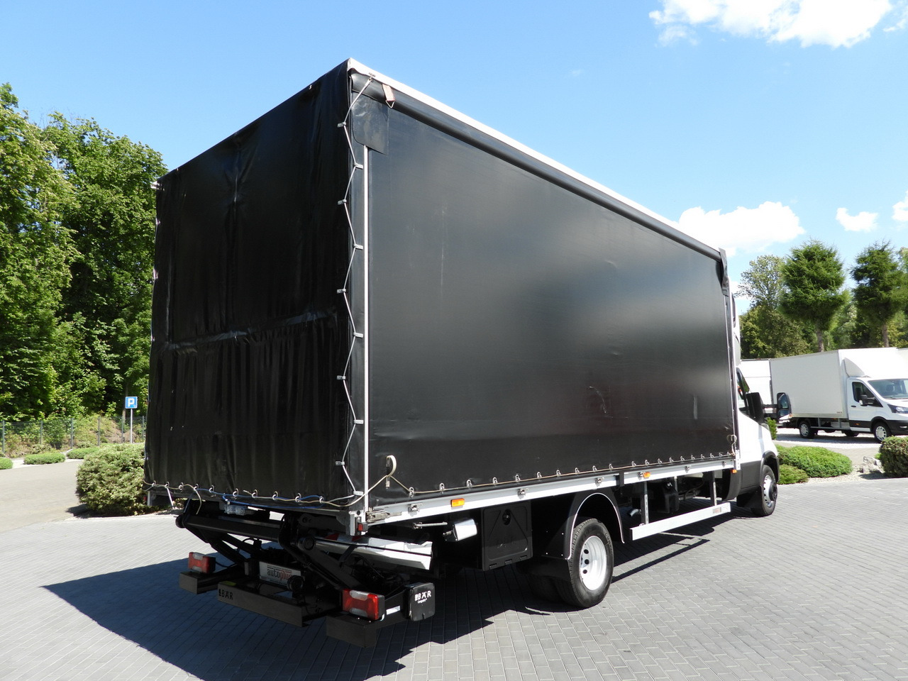 IVECO DAILY 70C18 TARPAULIN LIFT 14 PALLETS WEBASTO CRUISE CONTROL LED LIGHTS TWIN WHEELS AIR CONDITIONING 180HP - Furgoneta con lona: foto 3 IVECO DAILY 70C18 TARPAULIN LIFT 14 PALLETS WEBASTO CRUISE CONTROL LED LIGHTS TWIN WHEELS AIR CONDITIONING 180HP - Furgoneta con lona: foto 3