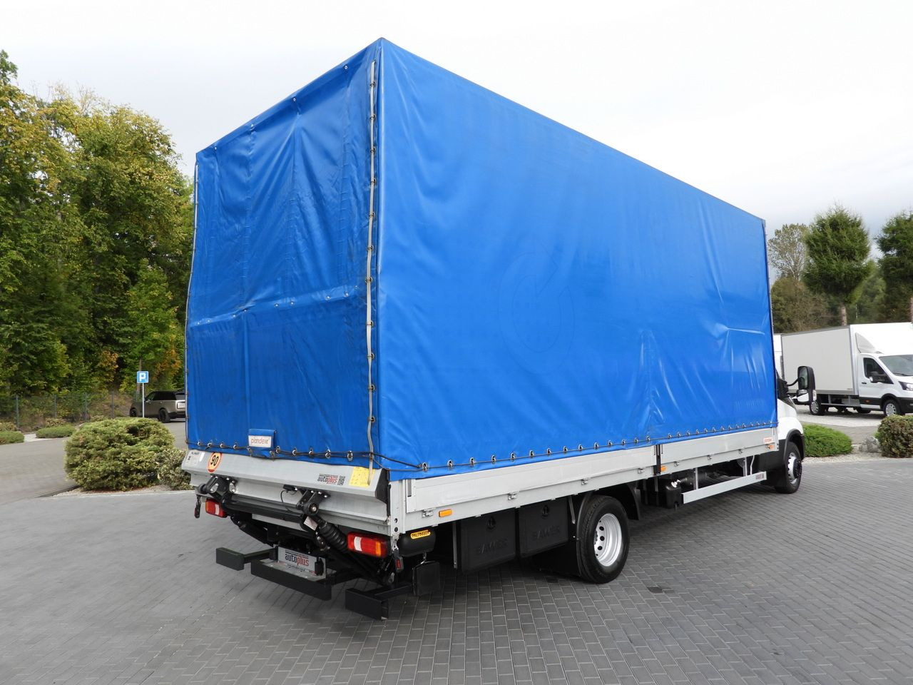 IVECO DAILY 72C18 TARPAULIN LIFT 14 PALLETS WEBASTO CRUISE CONTROL LED LIGHTS TWIN WHEELS AIR CONDITIONING 180HP - Camión lona: foto 3 IVECO DAILY 72C18 TARPAULIN LIFT 14 PALLETS WEBASTO CRUISE CONTROL LED LIGHTS TWIN WHEELS AIR CONDITIONING 180HP - Camión lona: foto 3