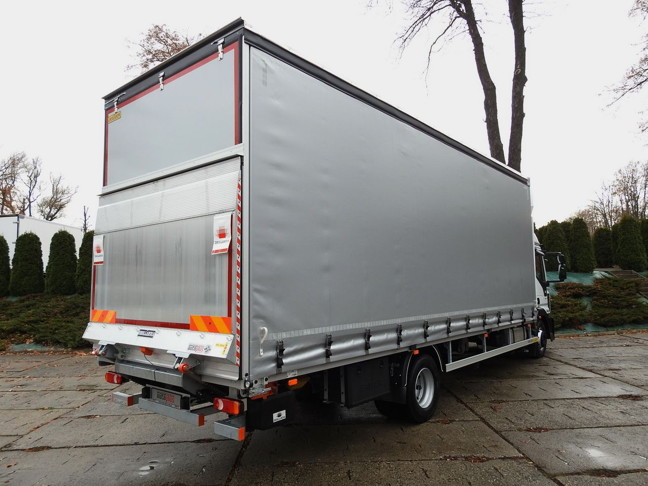 IVECO EUROCARGO 120-250 NEW TARPAULIN LIFT 18 PALLETS WEBASTO CRUISE CONTROL AIR CONDITIONING LED LIGHTS PNEUMATICS AUTOMATIC TRANSMISSION HI-MATIC 250HP - Camión lona: foto 3 IVECO EUROCARGO 120-250 NEW TARPAULIN LIFT 18 PALLETS WEBASTO CRUISE CONTROL AIR CONDITIONING LED LIGHTS PNEUMATICS AUTOMATIC TRANSMISSION HI-MATIC 250HP - Camión lona: foto 3