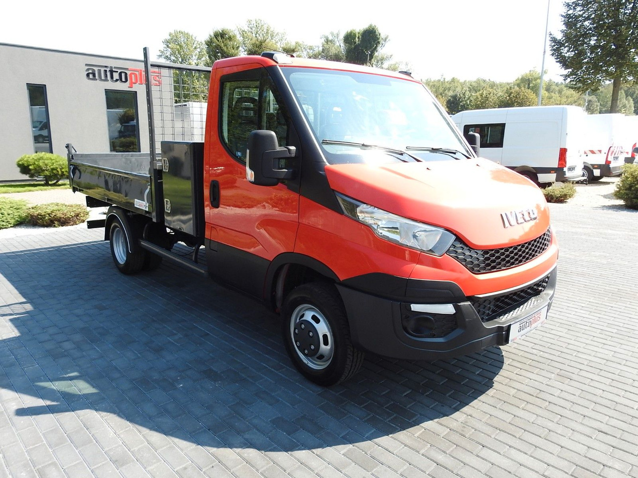 Iveco DAILY 35C13 KIPPER TEMPOMAT A/C ZWILLINGSRÄDER - Furgoneta basculante: foto 4 Iveco DAILY 35C13 KIPPER TEMPOMAT A/C ZWILLINGSRÄDER - Furgoneta basculante: foto 4