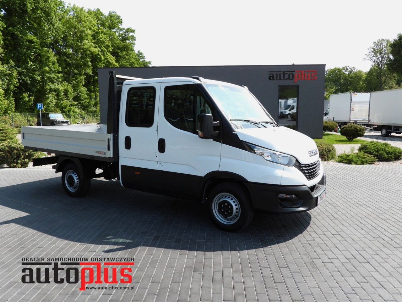 Iveco DAILY 35S12 PRITSCHE DOPPELKABINE DOKA 7 SITZE - Furgoneta caja abierta, Furgoneta combi: foto 1 Iveco DAILY 35S12 PRITSCHE DOPPELKABINE DOKA 7 SITZE - Furgoneta caja abierta, Furgoneta combi: foto 1