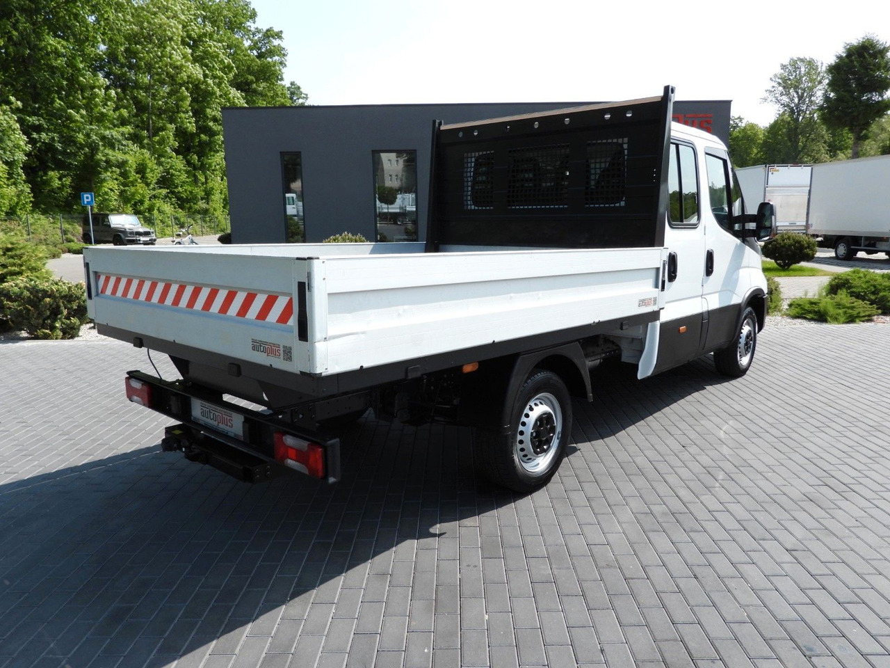 Iveco DAILY 35S12 PRITSCHE DOPPELKABINE DOKA 7 SITZE - Furgoneta caja abierta, Furgoneta combi: foto 3 Iveco DAILY 35S12 PRITSCHE DOPPELKABINE DOKA 7 SITZE - Furgoneta caja abierta, Furgoneta combi: foto 3