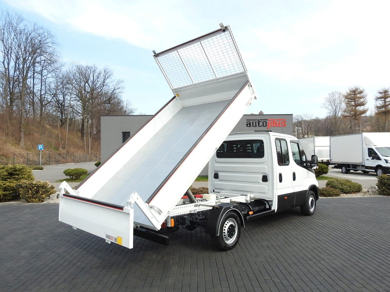 Iveco DAILY 35S14 KIPPER DOPPELKABINE DOKA 7 SITZE - Furgoneta basculante: foto 3 Iveco DAILY 35S14 KIPPER DOPPELKABINE DOKA 7 SITZE - Furgoneta basculante: foto 3