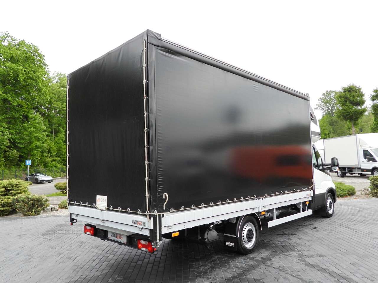 Iveco DAILY 35S18 PRITSCHE PLANE 10 PALETTEN WEBASTO - Furgoneta con lona: foto 3 Iveco DAILY 35S18 PRITSCHE PLANE 10 PALETTEN WEBASTO - Furgoneta con lona: foto 3