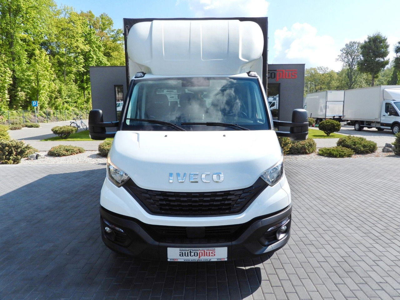 Iveco DAILY 35S18 PRITSCHE PLANE AUFZUG 8 PALETTEN - Furgoneta con lona: foto 5 Iveco DAILY 35S18 PRITSCHE PLANE AUFZUG 8 PALETTEN - Furgoneta con lona: foto 5