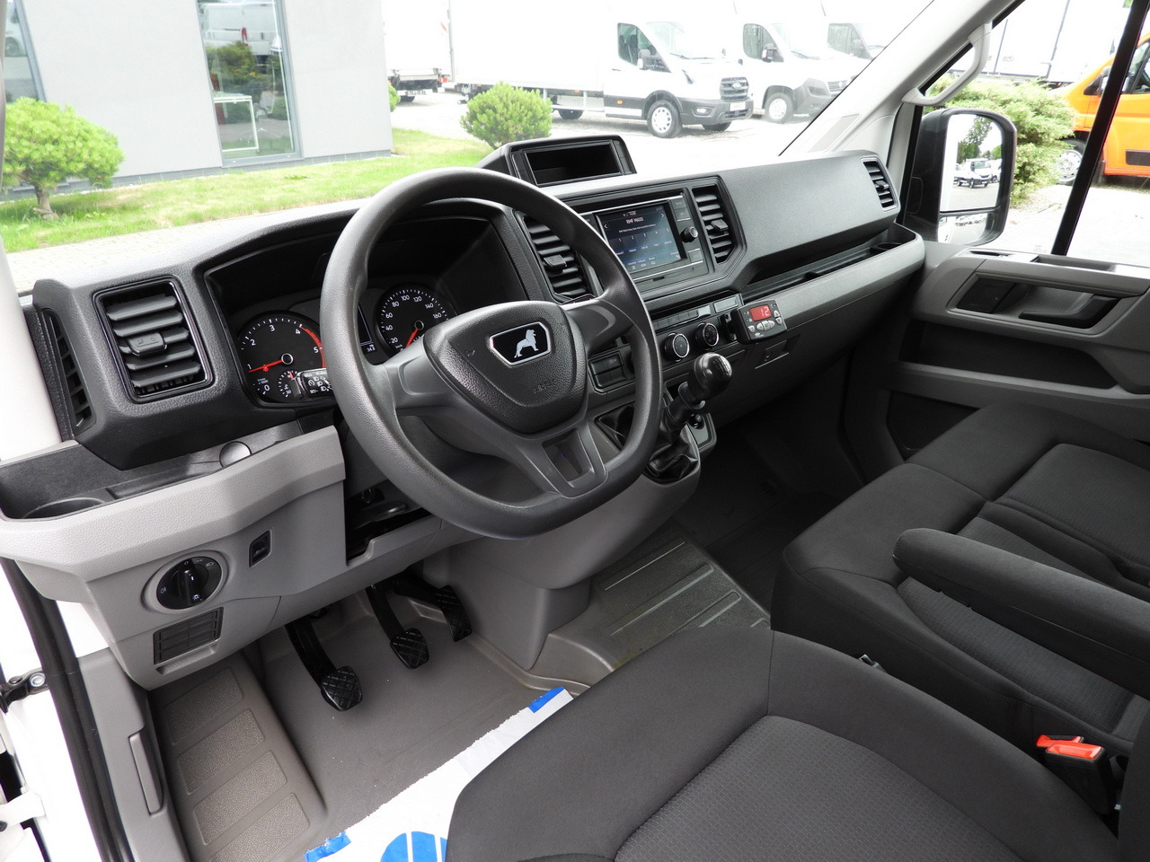 MAN TGE 3.180 REGRIGERATOR BOX 0*C CRUISE CONTROL TWIN WHEELS AIR CONDITIONING 180HP - Furgoneta frigorifica: foto 2 MAN TGE 3.180 REGRIGERATOR BOX 0*C CRUISE CONTROL TWIN WHEELS AIR CONDITIONING 180HP - Furgoneta frigorifica: foto 2
