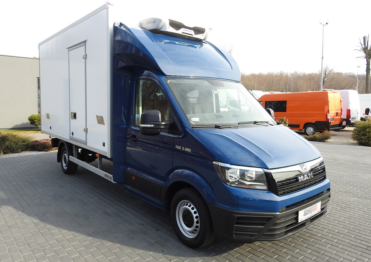 MAN TGE 3.180 REGRIGERATOR BOX -5*C 8 PALLETS HEATING FUNCTION CRUISE CONTROL PNEUMATICS AIR CONDITIONING 180HP - Furgoneta frigorifica: foto 4 MAN TGE 3.180 REGRIGERATOR BOX -5*C 8 PALLETS HEATING FUNCTION CRUISE CONTROL PNEUMATICS AIR CONDITIONING 180HP - Furgoneta frigorifica: foto 4