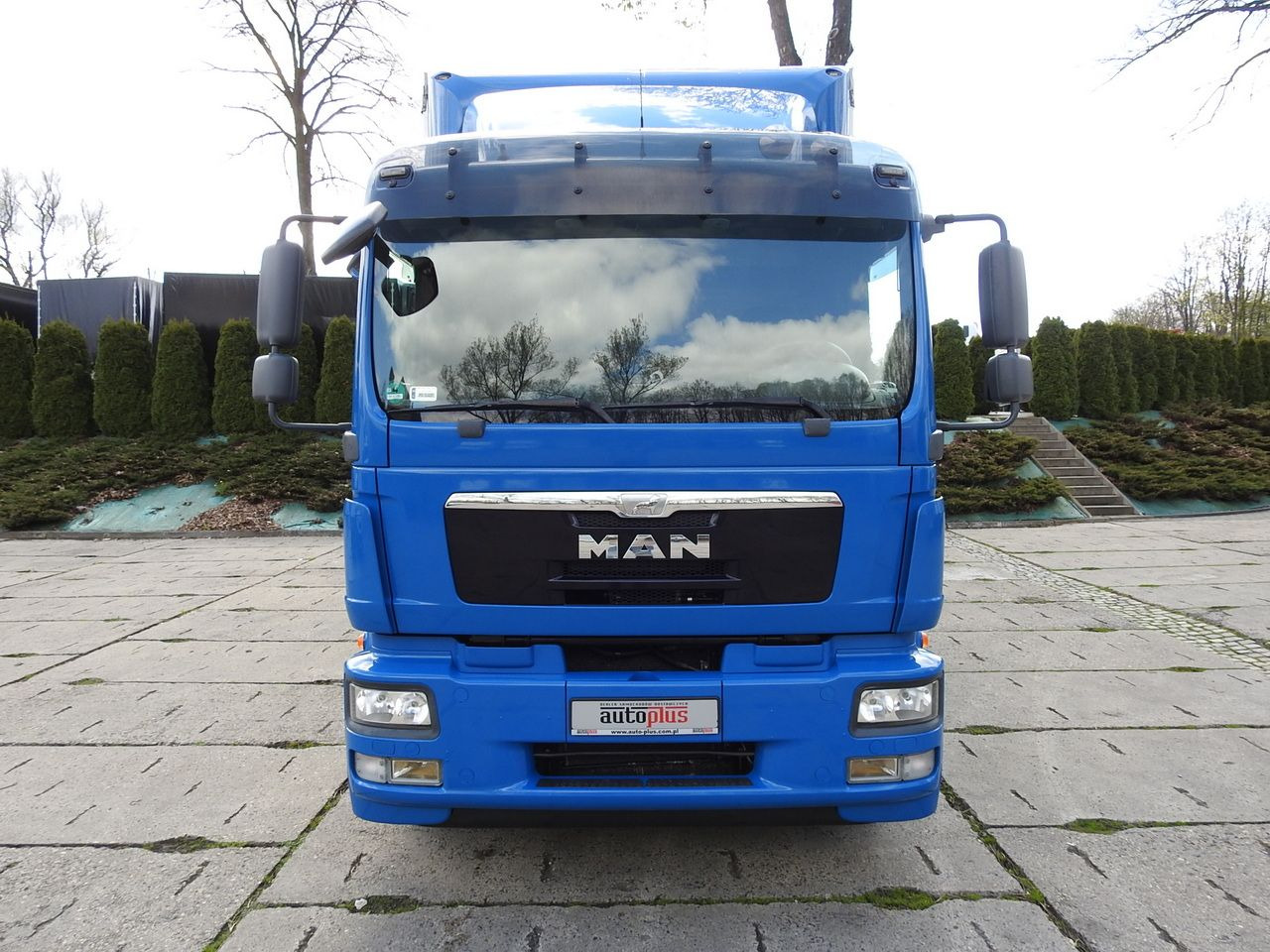 MAN TGM 15.290 TARPAULIN LIFT 18 PALLETS CRUISE CONTROL TWIN WHEELS AIR CONDITIONING 290HP - Camión lona: foto 5 MAN TGM 15.290 TARPAULIN LIFT 18 PALLETS CRUISE CONTROL TWIN WHEELS AIR CONDITIONING 290HP - Camión lona: foto 5