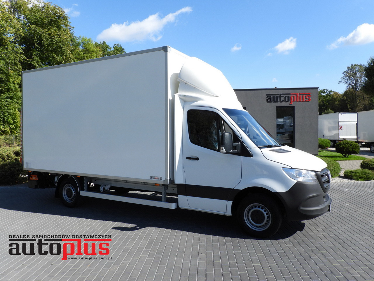 MERCEDES SPRINTER 315 BOX LIFT 8 PALLETS AIR CONDITIONING  150HP - Furgoneta caja cerrada: foto 1 MERCEDES SPRINTER 315 BOX LIFT 8 PALLETS AIR CONDITIONING  150HP - Furgoneta caja cerrada: foto 1