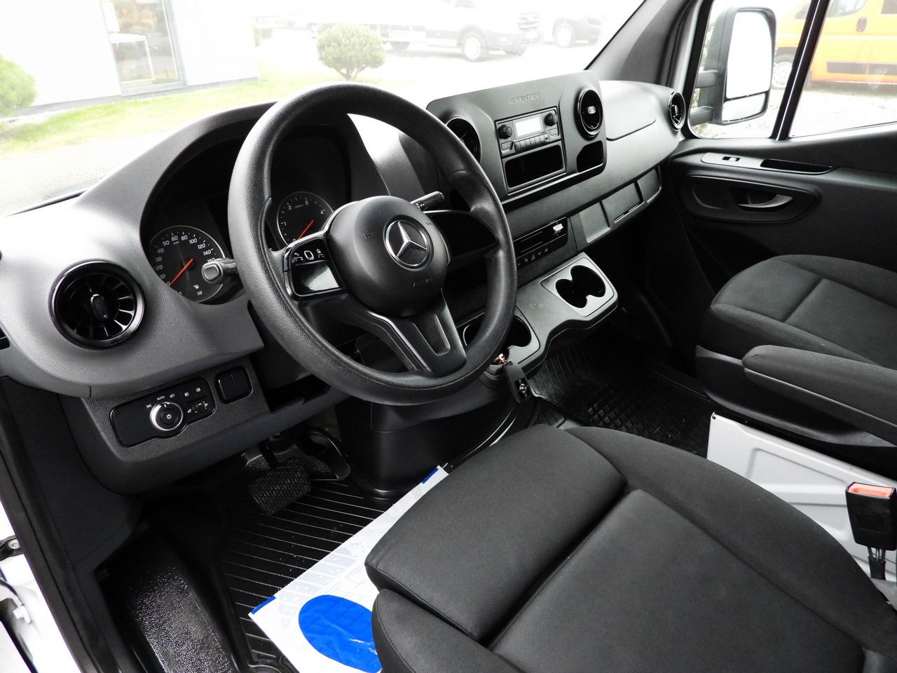MERCEDES SPRINTER 319 TARPAULIN LIFT 8 PALLETS WEBASTO CRUISE CONTROL AUTOMATIC TRANSMISSION AIR CONDITIONING 190HP - Furgoneta con lona: foto 2 MERCEDES SPRINTER 319 TARPAULIN LIFT 8 PALLETS WEBASTO CRUISE CONTROL AUTOMATIC TRANSMISSION AIR CONDITIONING 190HP - Furgoneta con lona: foto 2