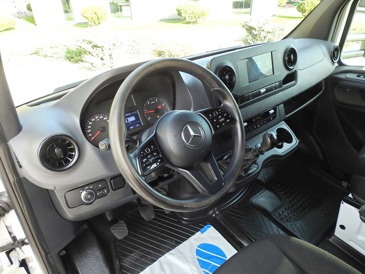 MERCEDES SPRINTER 516 STAKE BODY DOUBLE CABIN DOKA 6 SEATS CRUISE CONTROL AIR CONDITIONING TWIN WHEELS 160HP - Furgoneta combi: foto 2 MERCEDES SPRINTER 516 STAKE BODY DOUBLE CABIN DOKA 6 SEATS CRUISE CONTROL AIR CONDITIONING TWIN WHEELS 160HP - Furgoneta combi: foto 2