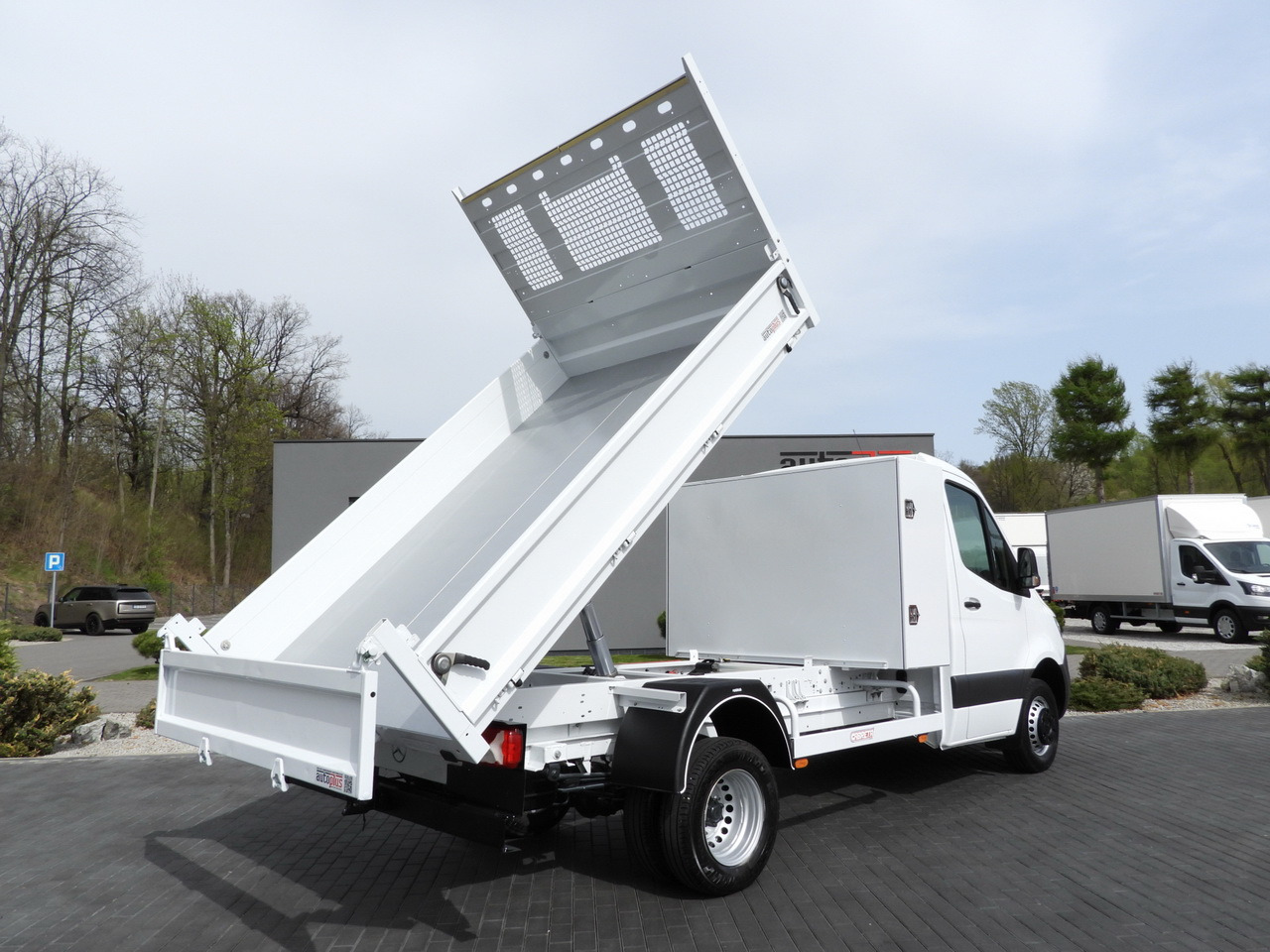 MERCEDES SPRINTER 516 TIPPER CRUISE CONTROL TWIN WHEELS AIR CONDITIONING 160HP - Furgoneta basculante: foto 3 MERCEDES SPRINTER 516 TIPPER CRUISE CONTROL TWIN WHEELS AIR CONDITIONING 160HP - Furgoneta basculante: foto 3