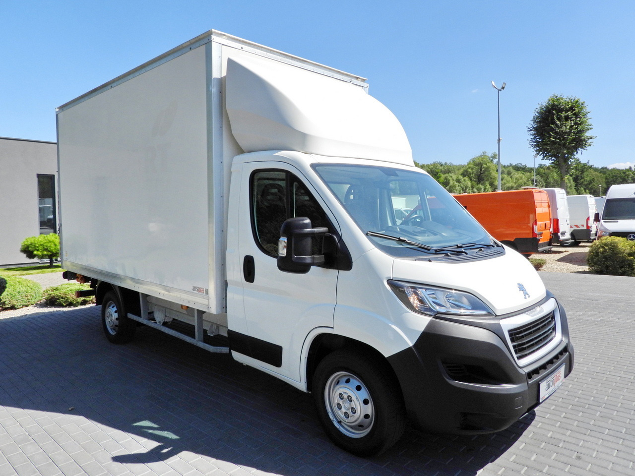PEUGEOT BOXER BOX LIFT 8 PALLETS CRUISE CONTROL AIR CONDITIONING 130HP - Furgoneta caja cerrada: foto 4 PEUGEOT BOXER BOX LIFT 8 PALLETS CRUISE CONTROL AIR CONDITIONING 130HP - Furgoneta caja cerrada: foto 4