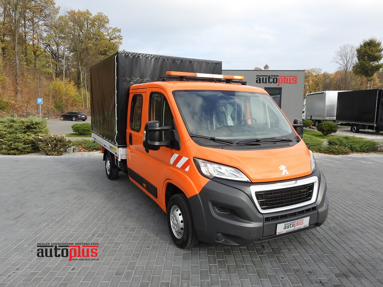 PEUGEOT BOXER STAKE BODY TARPAULIN DOUBLE CABIN DOKA 7 SEATS AIR CONDITIONING PNEUMATICS 140HP - Furgoneta caja abierta: foto 1 PEUGEOT BOXER STAKE BODY TARPAULIN DOUBLE CABIN DOKA 7 SEATS AIR CONDITIONING PNEUMATICS 140HP - Furgoneta caja abierta: foto 1